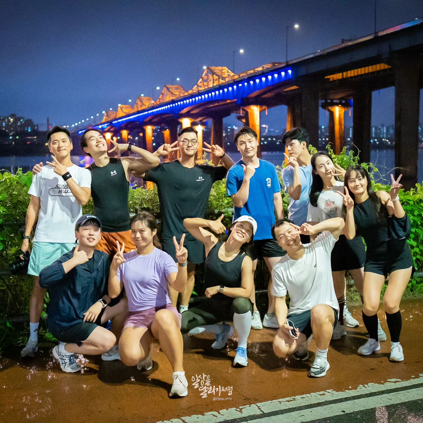 ✨️2023.09.26 화요일✨
❗️러너웨이 정기런 옥수-잠수교❗️

엄청 늦게 올리는 피드 (아직 많음...ㄷㄷ)
바프끝나고 얼마 안되서 그런지 날씬상아리 😱 
현재는 물돼지 상아리...

휴가 쓰고 새벽 프사오 후 당일치기
속초 슝하고 신나게 먹고 와서
뛸때 너무 힘들었다
그래도 다같이 뛰어서 꿀잼

#오운완 #직장인운동#f45#f45을지로 #을사오 #f45euljiro #러닝크루 #러닝 #runnerway
_runnerway
#러너웨이 #러너들의런웨이 #모든곳이러너웨이

📸 picture_a_scene #픽처러씬
📸 photo_unis #일상을달리기처럼