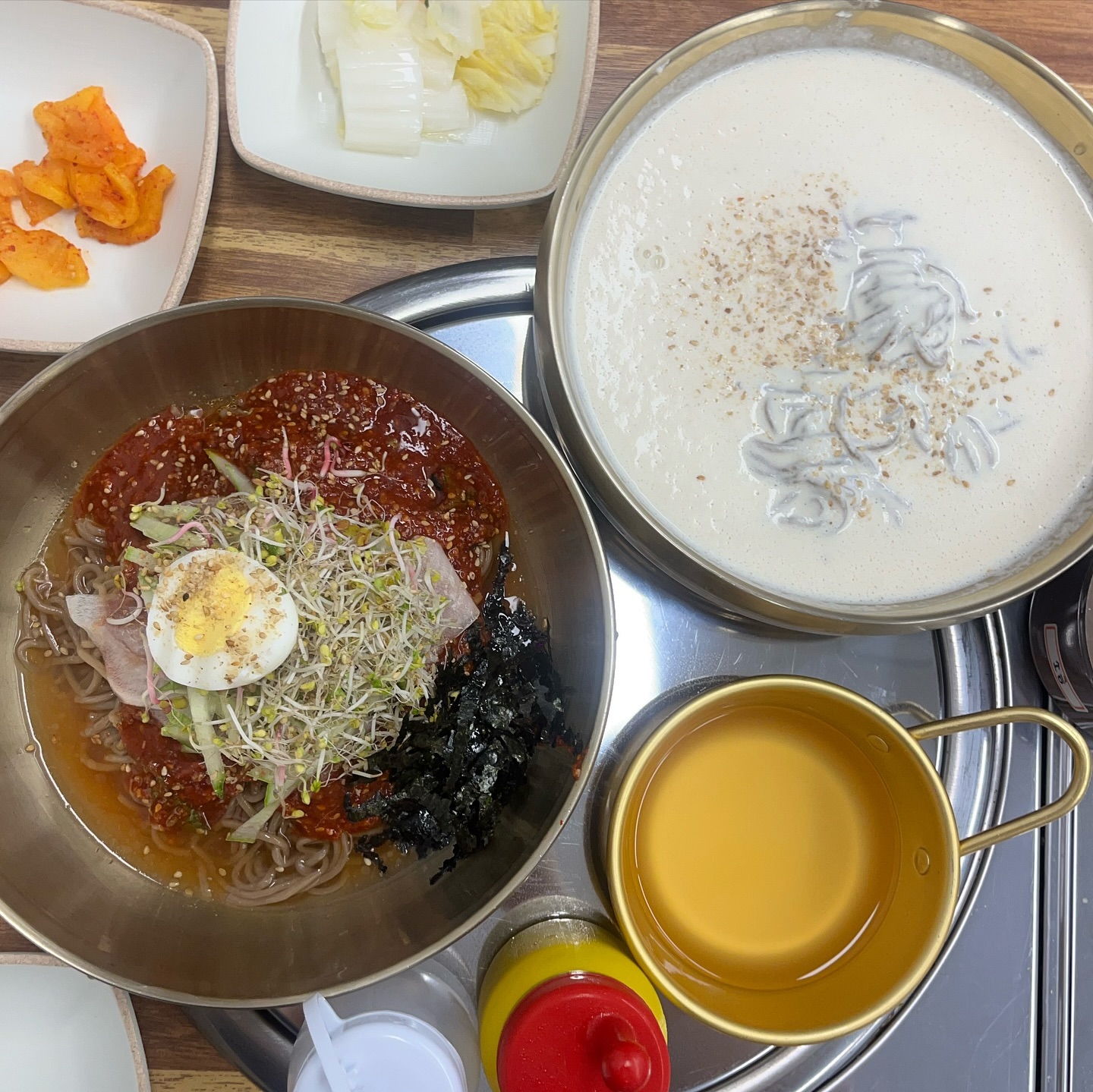 #협찬 
건대 굴림샤브&콩국수<<여름 별미 콩국수와 막국수>>

🍀기간 한정으로 판매되는 복숭아 음료 꼭 먹기.(포장만 가능)
-> 완존 복숭아 당도 높은 생과일로 만든 주스라 너무 맛있어요
🍀어린이대공원 근처라 접근성이 좋다는 점을 강조해주세요.
🍀개별룸이 있어 가족모임 장소&회식 장소에도 굳!
🍀학생 및 직장인들이 편하게 즐길 수 있는 가성비 메뉴가 많아요

#협찬 #어린이대공원맛집 #세종대맛집 #어린이대공원근처맛집 #어린이대공원정문맛집 #어린이대공원역맛집 #서울어린이대공원맛집 #어린이대공원콩국수 #어린이대공원막국수 #건대콩국수 #건대막국수 #장호원복숭아 #장호원복숭아음료