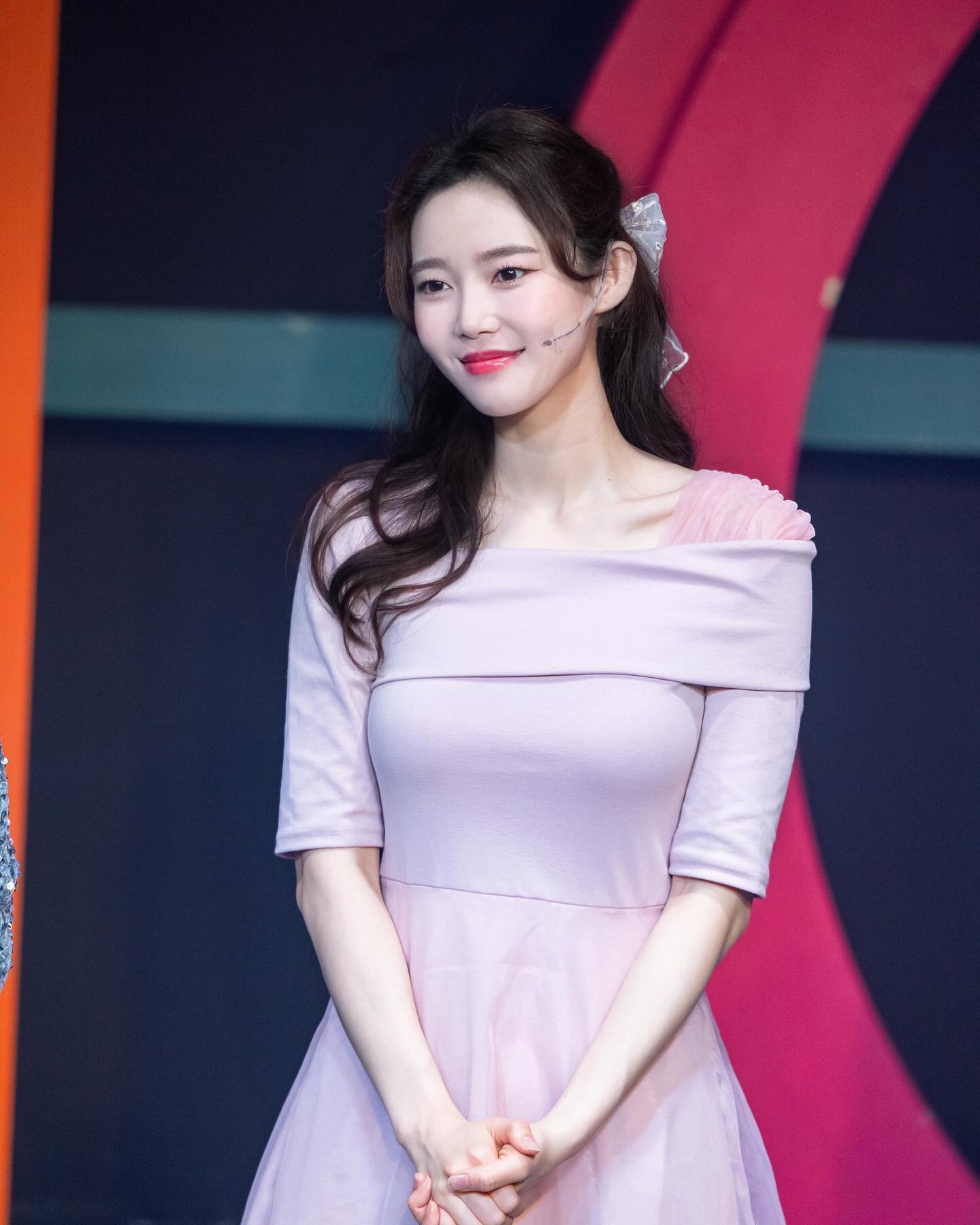 언제나 감사한 마음으로 여러분들과 함께 걸어나가겠습니다.
아프지않고 공연할 수 있음에, 아파도 빠르게 회복할 수 있음에, 소중한  무대에 설 수 있음에, 좋은사람들과 함께 할 수 있음에, 인별이가 될 수 있음에, 막공까지 무탈없이 잘 설수있게 도와주세요. 감사합니다🙇‍♀️
+(예쁘게 사진 잘 담아주셔서 감사합니다.😂💕)

🌟공연일정표는 맨 마지막 페이지에 올려 두었습니댜 
Jtn아트홀에서 우리 꼭 만나요! 
jtn_media 
insideme_musical 
#뮤지컬 #인사이드미 #뮤지컬인사이드미