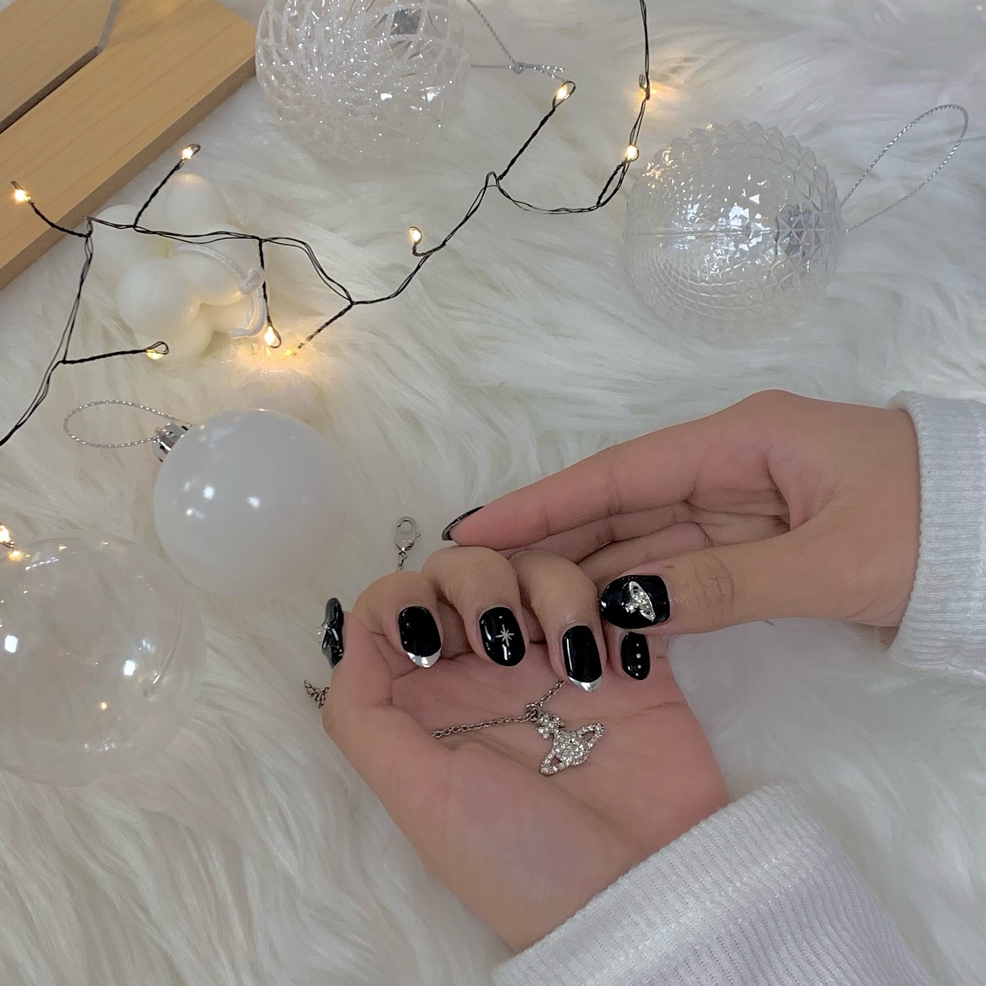 첫 네일 성공적🖤
예쁜 네일 감사해여 t_na_nail 🫶🏻
#03 #부산 #대연 #대연동 #대연동네일 #네일 #대연동네일샵 #네일샵 #네일샵추천