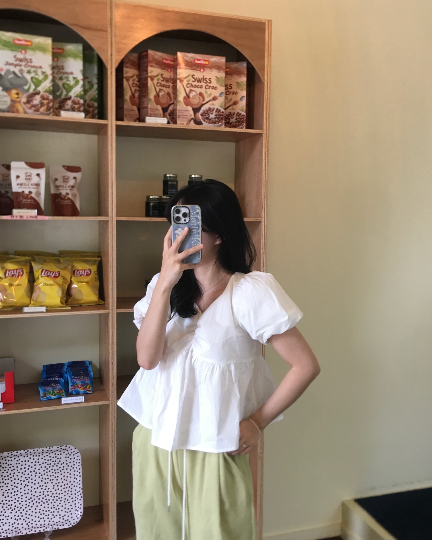 #협찬

편안하고 따뜻한 분위기의 햇살이 가득 들어오는
브런치 맛집 찾으신다면 바로 이 곳 ☀️
almost___sunday 

브런치+ 베이커리카페&그로서리샵으로 
근처에 아파트와 학교가 많아
초중고 학부모님 브런치도 드시러 오면서
아이들 간식,식사대용으로 먹을 수 있는
샌드위치를 포장 하기 좋은 곳인거 있죠 ? 😉

화학첨가물을 사용하지 않고
매장에서 베이커리를 직접 구워내신다고 해요 🥪🥯

브런치 최근에 먹으러 간 곳 중에서
가장 가격도 괜찮구 맛있었던 곳이랍니다 🧡
그리고 프릳츠 원두 사용하여 
커피까지 맛있는거 반칙 아닌가요 ? ☕️

일찍 오픈하니까 맛있는 브런치 먹으며
하루를 행복하게 시작해보자구요 ☀️😁

📍올모스트선데이
📍대구 수성구 청호로69길 71 1층
⏰ 8:30 ~ 17:30 (일요일 휴무)

#올모스트선데이 #대구 #대구맛집 #대구카페 #대구카페추천 #대구브런치 #대구브런치카페 #대구브런치맛집 #브런치 #브런치카페