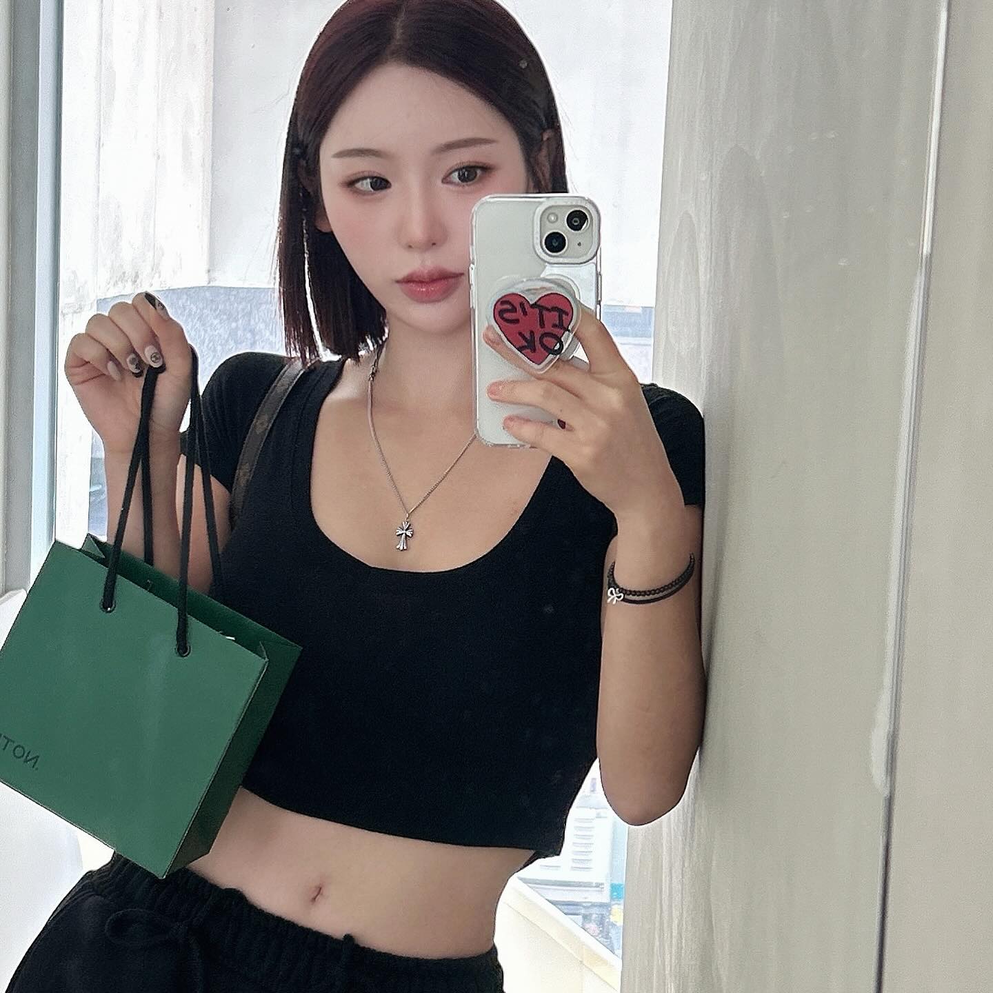 168cm.kr 

폰케이스 맛집 #168cm 에서 맥세이프케이스가 새롭게 출시 되었는데요!
귀여운 하트 그립톡에 “ It’s OK “ 라는 심플하면서도 위로되는 문구가 귀여운 디자인이에요❤️
카메라를 안전하게 보호할 수 있는 실버엣지에는 음각로고까지 들어가 있는 고퀄리티에 케이스 부분에도 레터링 포인트가 있어서 거울샷에 아주 포인트 되는 아이템:)
맥세이프 자성도 훌륭해서 떨어질 걱정 없어요!

#아이폰케이스 #아이폰케이스신상 #아이폰 #아이폰케이스추천 #폰케이스 #폰케이스추천 #맥세이프 #맥세이프케이스 #맥세이프그립톡 #그립톡 #그립톡케이스 #그립톡추천 #아이폰맥세이프케이스 #아이폰실버엣지