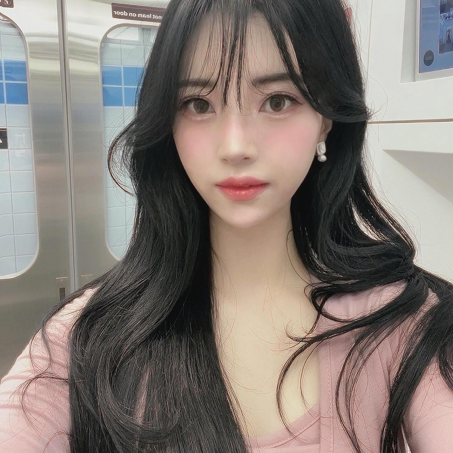 뉴욕 지하철에서 인생샷 건지고
바로 다음칸 세탁기로 환승하실게요!🚇

똑같은거 말고 특별한 사진 남기러
다들 홍대입구역 플랜비로 출발!🌸🌸