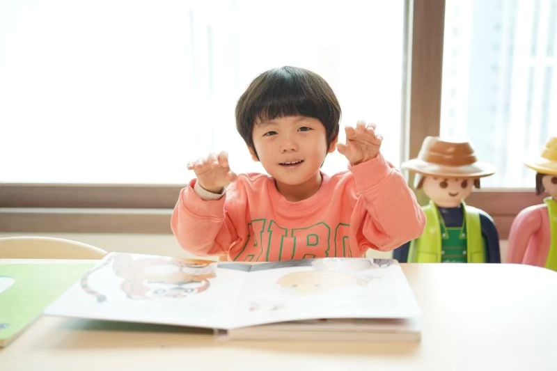 #광고
막내가 좋아하는 아람 수학특공대
동화책 읽는 것도 매우 좋아하지만 수학교구를 통해
놀이수학 하는걸 무척이나 재미있어 하더라고요.
덕분에 수학공부를 재미있게 알아가는 중입니다.
유아수학 홈스쿨로 쉽게 알려주고 싶다면
아람 수학특공대 도움을 받아보는 것도 좋아요
.
.
.
#아람북스#수학특공대#아람수학특공대#수학전집#수학동화#유아수학#수학교구#수학동화#놀이수학#유아전집#유아책#유아교구#5세유아전집#5세전집#책스타그램#북스타그램#책읽는아이#bookstagram#dailygram#daily