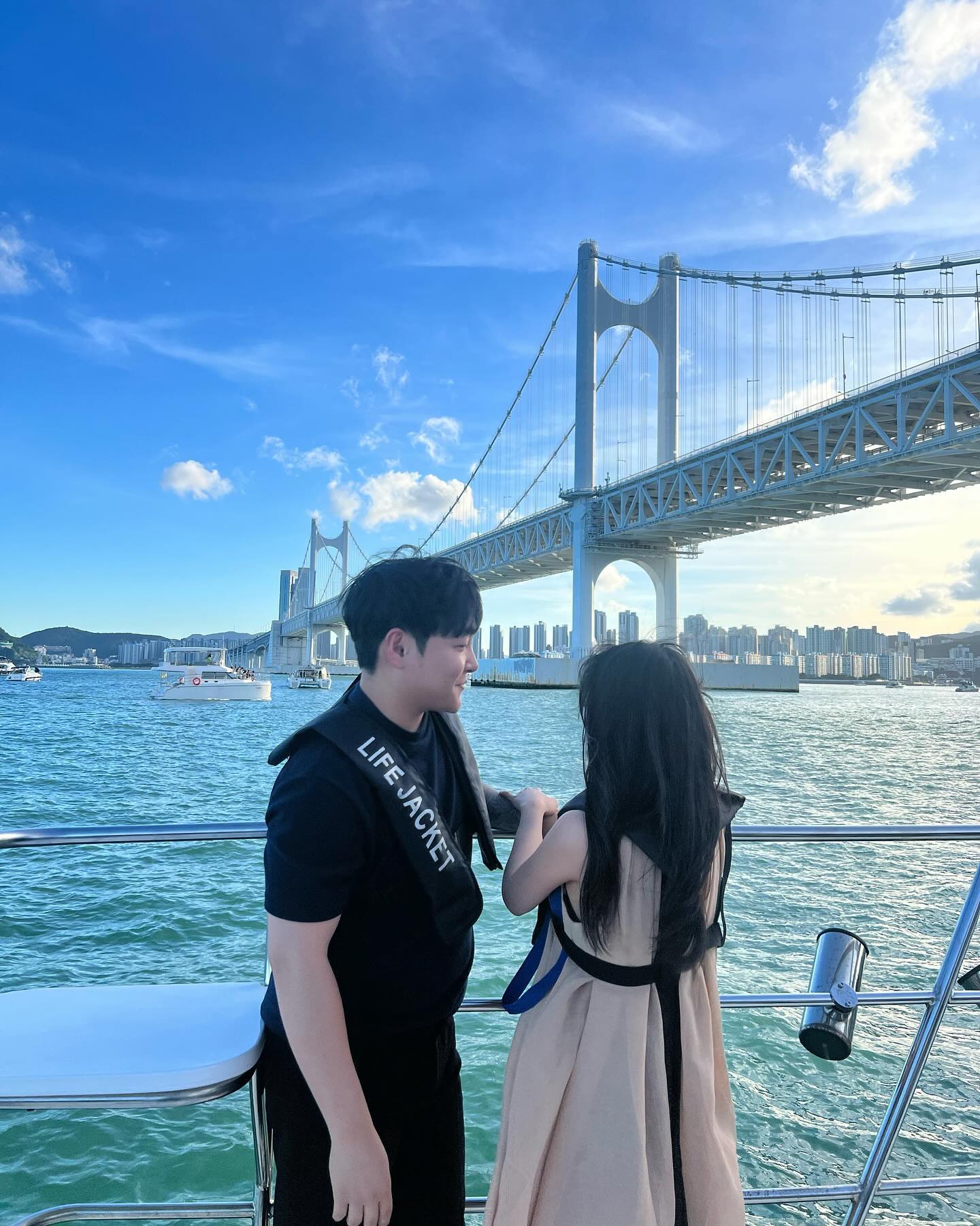 🌊🌊🛥️