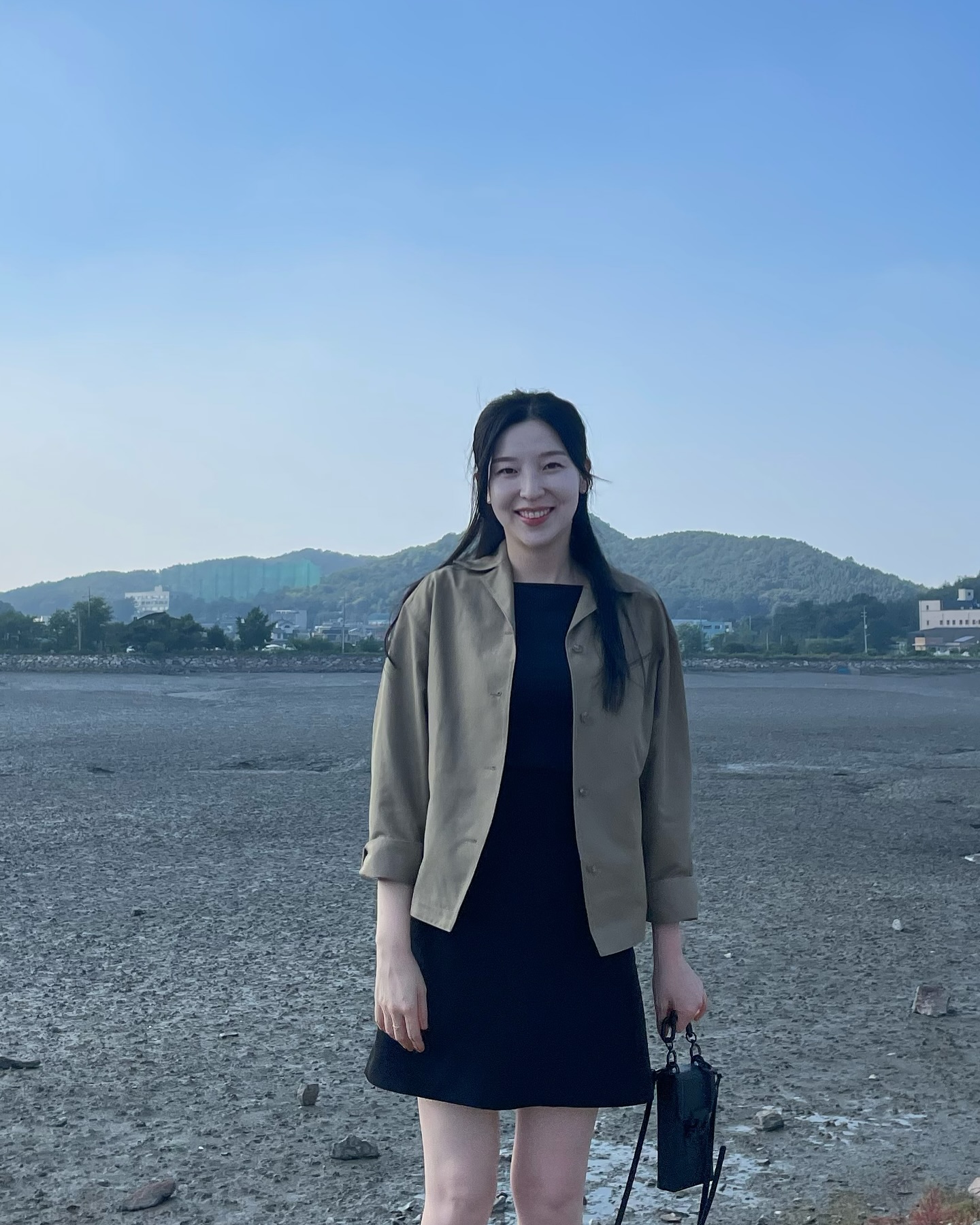 #협찬 #광고 #퍼블리카엑스 
가을에 입기 딱 좋은 컬러감의 퍼블리카엑스 셔츠자켓🤎
무신사 w컨셉 판매중🍂🍁🍂🍁