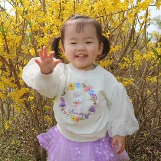 개나리도 피고
벚꽃도 피고

나비처럼 날아온 소원이가 요기있네🌸☺️

#봄 #꽃 #아기 #육아 #육아스타그램 #두돌아기 #25개월아기 #벚꽃 #개나리 #나비 #나들이