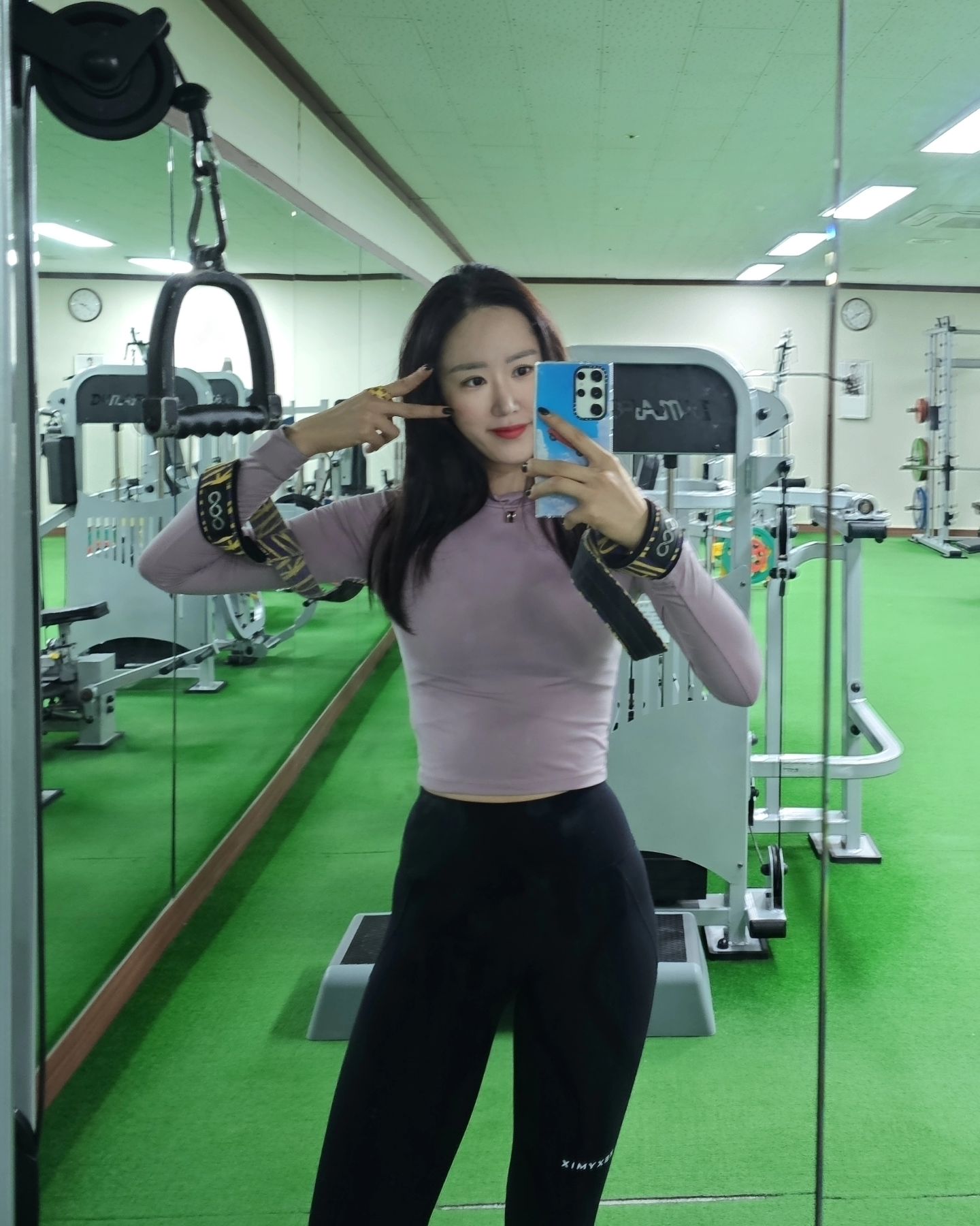 23년의 백여든번째 헬티비티🐾 

🏋️‍♂️등

올해의 마지막 헬스💘
올해는 산을 많이 못가는 대신 피티도 받고 헬스목표도 채워보고 어쨌든 열심히 살았다-!
비록 돼지가 되었지만 근육이 찐거라는 트쌤의 말을 우선은 믿고 ...
1월2일부터 67일간 준.. 다이어트 대장정🫠 떠나면 되지뭐힣
2023 열운한 모두들 24년에도 행복헬스합시댜🩵

🆆🅾🆁🅺🅾🆄🆃 🆁🅾🆄🆃🅸🅽🅴

▫️랫풀다운 4세트
▫️컨벤셔널 데드리프트 4세트
▫️하체토닝

#오운완#둥_헬티비티