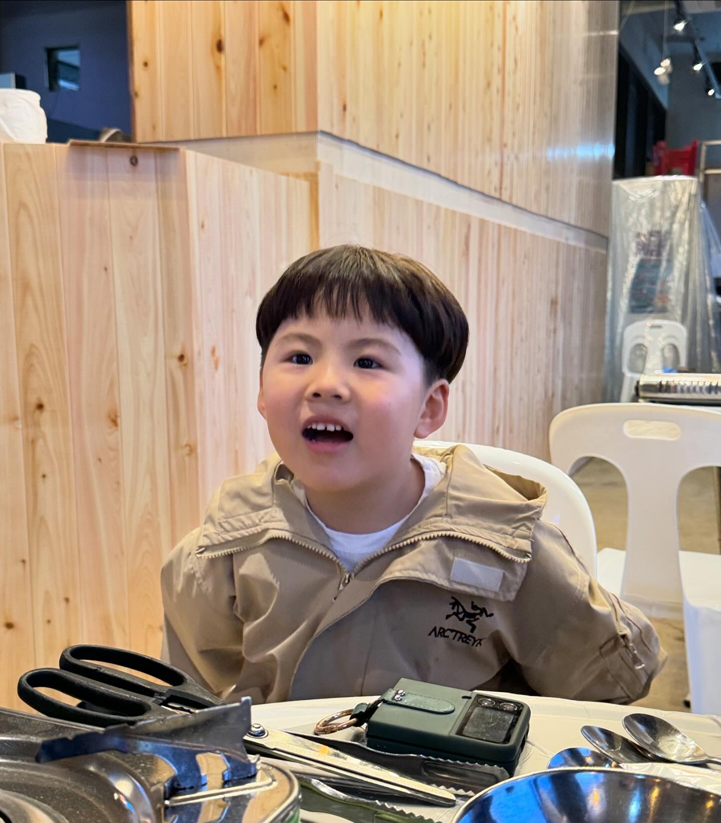 #첫째 #6살

첫째라고 자세는 잘 안취해줌…
요즘 존댓말써서 더이쁨❤️
엄마랑 결혼한다는 울애기