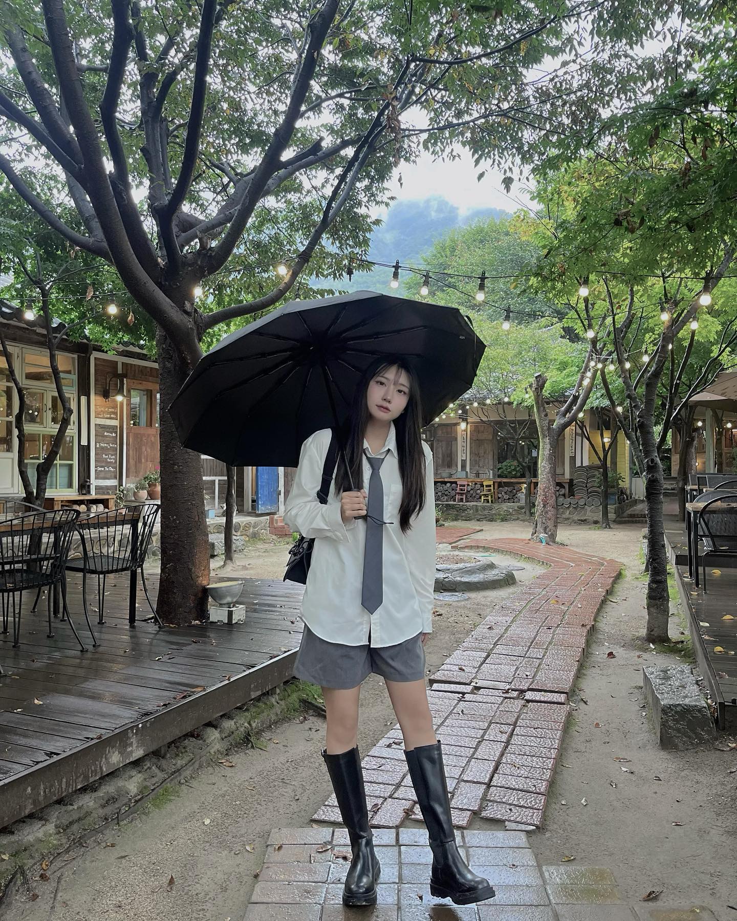 주륵주륵 //

.
.
.
.
#충주 #충주맛집 #민들레 #가을 #가을코디 #비 #ootd