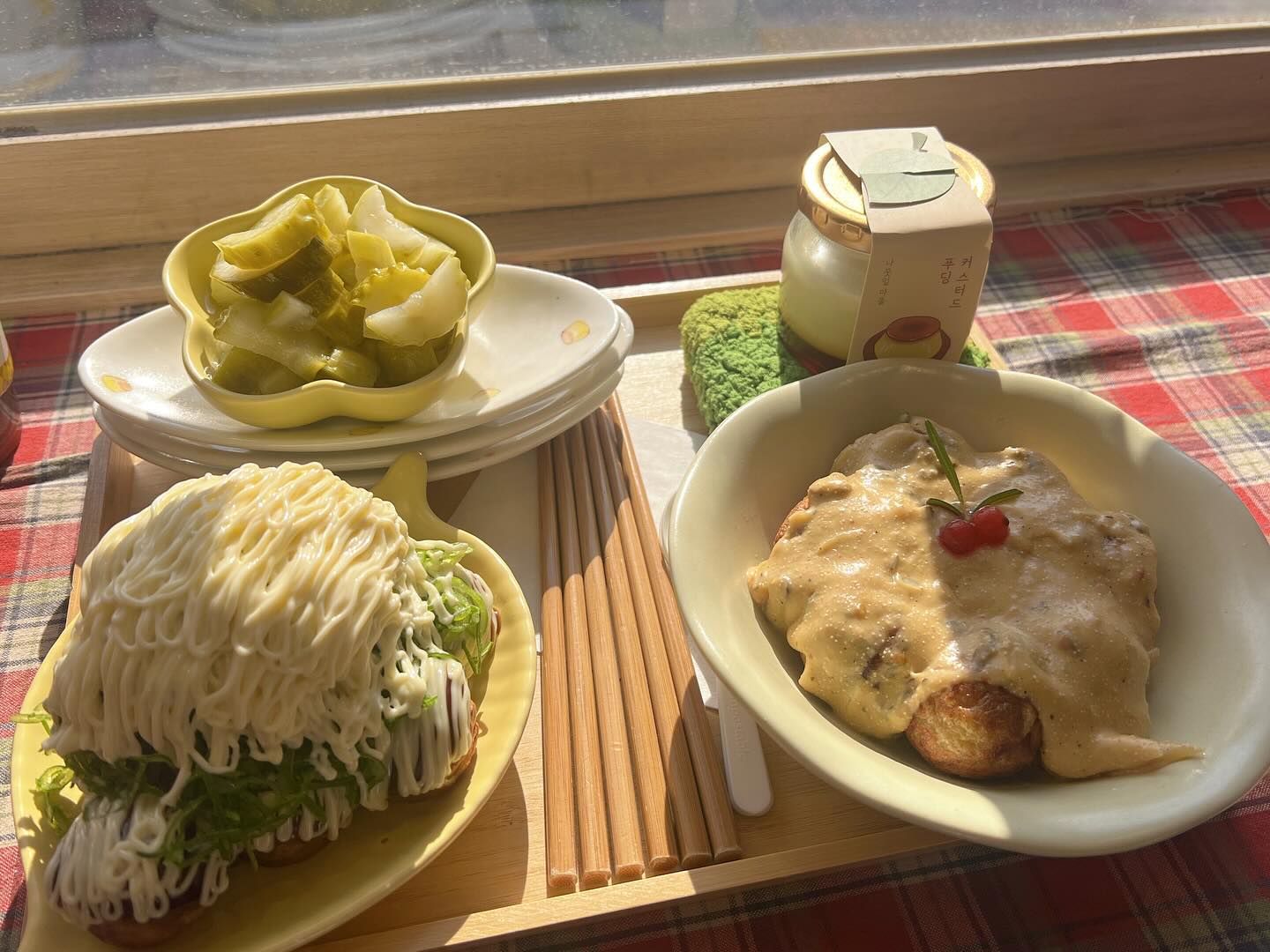 부산 타코야끼 맛집🐙
-
🐙나뭇잎마을
▫영업시간 매일 오전 11:30 ~ 22:00
▫브레이크타임  15:00 ~ 16:00

부산 광안리 근처에 위치한 타코야끼 맛집!!
여러분 이렇게 큰 매장이 있는 타코야끼전문점
본 적 있으신가요??!
맛도 진짜 다양하고 맛있고 푸딩까지 완벽🍮
네기타코야끼는 꼭 드셔보세요!!
타코야끼 덕후 분들 부산 여행 오셨으면 얼른 달려가세요!!
-
자세한 여행지정보와 꿀팁은 jun_due / 프로필블로그💌