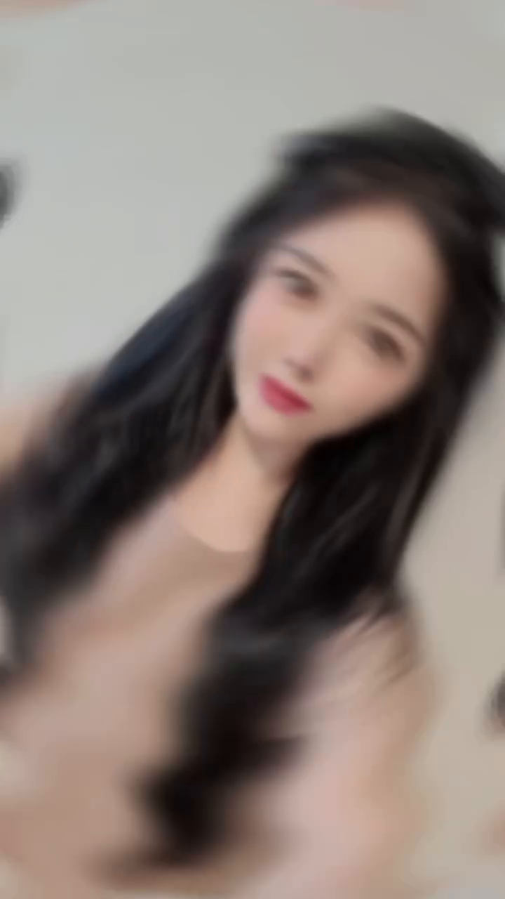 #릴스 
#어릴적 
#못난이 
.
아빠엄마가 미남미녀셔서
#딸 을 엄청 기대한 울 아빠…
아빠가 만취해서봐도
못난이라 적잖이 당황하셨지만ㅎㅎ
엄청 아빠사랑받고 자랐어요😘
.
아빠 나 누가봐도 아빠판박이래^^
.
#추억