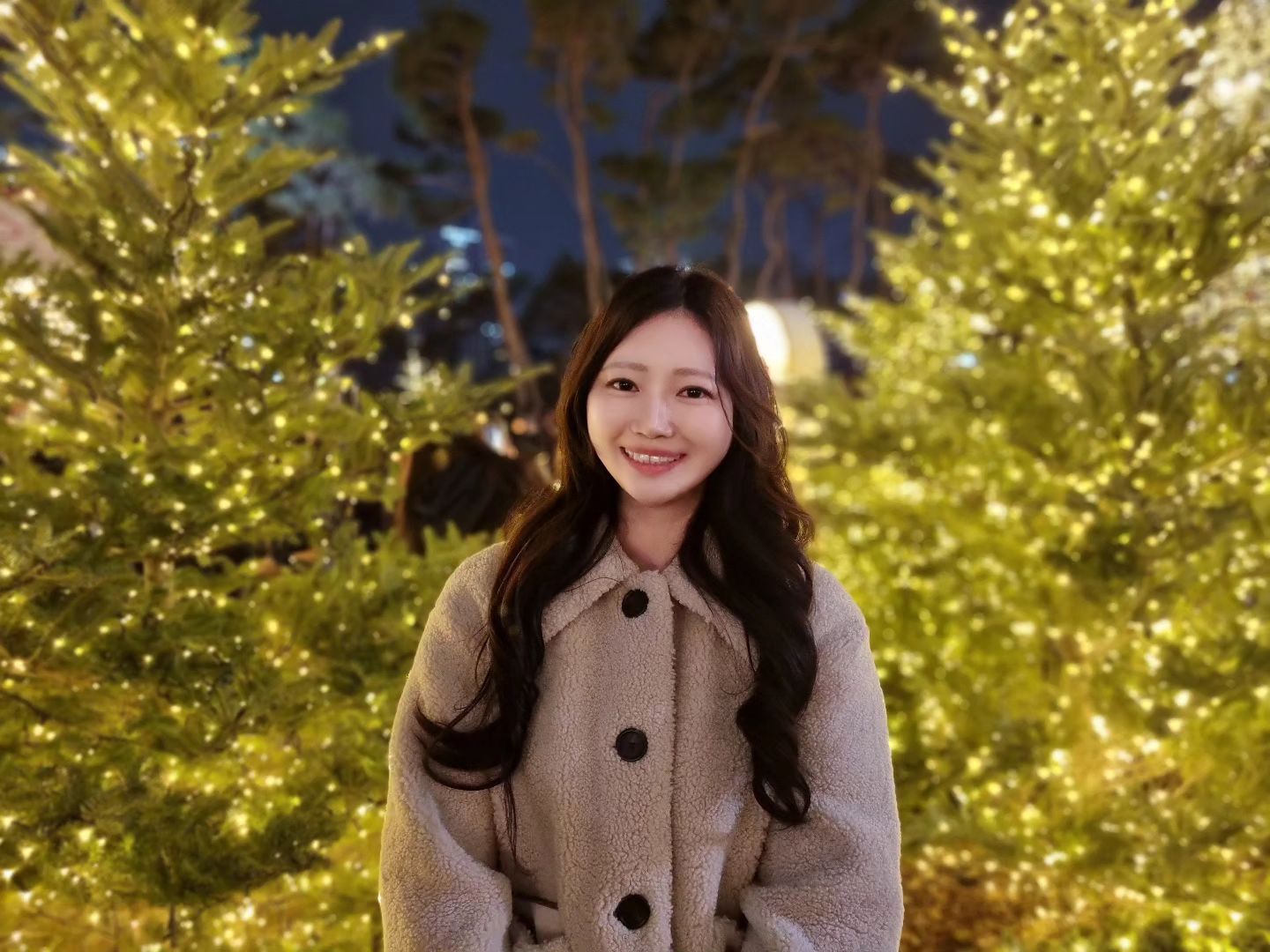 ⠀⠀⠀⠀⠀ ⠀⠀⠀
어제
⠀⠀⠀⠀⠀ ⠀⠀⠀
사람이 너무 많아서 큰 트리에서 사진찍는건 포기😔
이제는 본격적으로 트리 사냥하러 다닐 시기🎄
⠀⠀⠀⠀⠀ ⠀⠀⠀