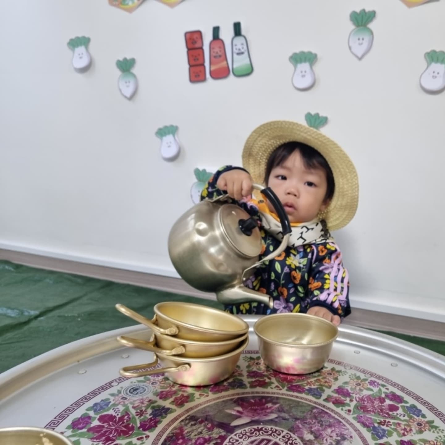 #지난일상 12.12
#슬기로운 #어린이집생활

어린이집 #김장하는날 #포토존 #귀여워
#육아기록 #기록스타그램 #기록 #육아스타그램 #아들맘 #흑토끼띠 #총총총