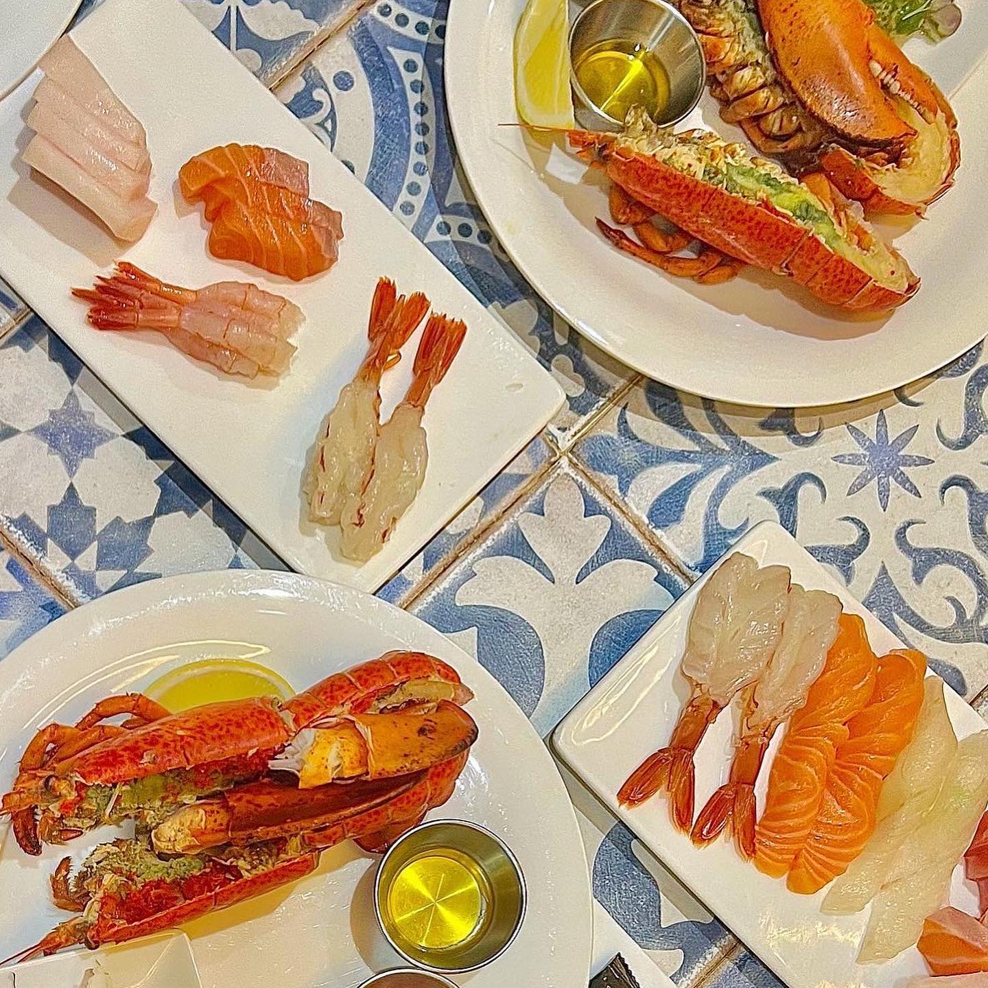 #바이킹스워프 🦞
꺅 증말 배 터져 죽는줄 알았,,
망고 맛집 답게 망고 옴청 맛있고ㅠ
디저트 종류 많아서 좋았ㄷㅏ (˃̶᷄‧̫ ˂̶᷅๑ )

랍스타는 두접시 만에 배불ㄹㅏ,,
오늘 환율은 인당 14 !
#크리스마스이브 #메리크리스마스 #영등포맛집 #바이킹스워프영등포점