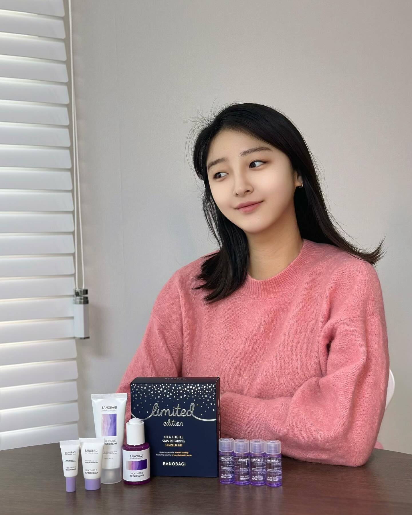 #협찬 banobagi.official #바노바기코스메틱 #밀크씨슬스킨리페어링스타터키트
바노바기 좋은건 다들 아시잖아요^^ 
밀크씨슬,우엉 뿌리 추출물로 
매일 내 피부를 편안하게, 
즉각적인 보습 효과에 건조했던 피부에 광이나요 ✨
패키지도 예쁘고 겨울철 관리에 너무 좋아요
⠀⠀⠀⠀⠀⠀⠀⠀⠀⠀ 
⠀⠀⠀⠀⠀⠀⠀⠀⠀⠀ 

 #윈터에디션 #셀카 #무자극화장품 #밀크씨슬리페어 #한정판 #운동 #뷰티 #모델 #토너 #크림 #여행 #보습관리 #연말선물 #겨울화장품 #맛집 #패션