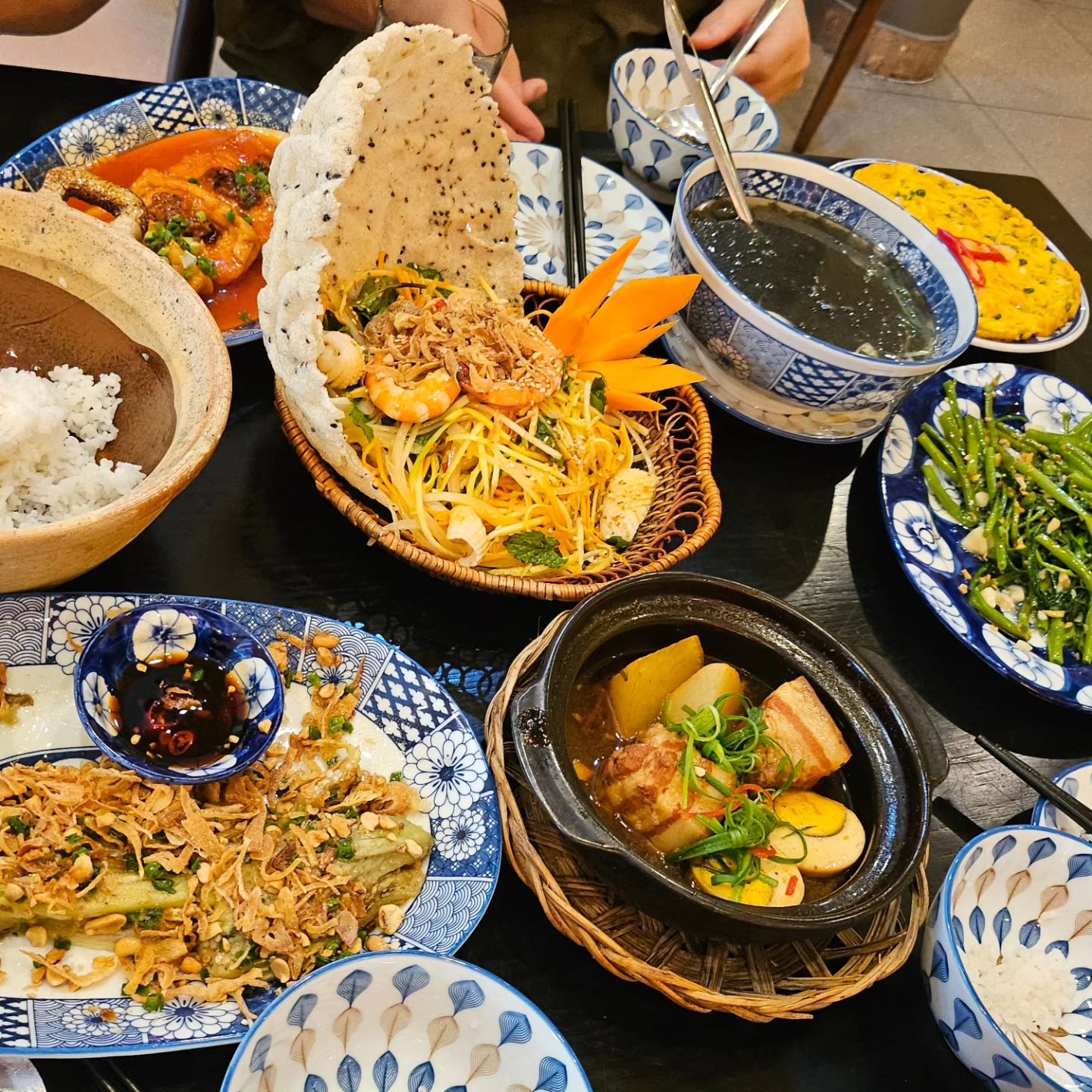 베트남 가정식 벱꿰
부모님 모시고 가기 좋은곳!
#양가여행
#다낭맛집추천 
#한시장맛집추천
#베트남가정식