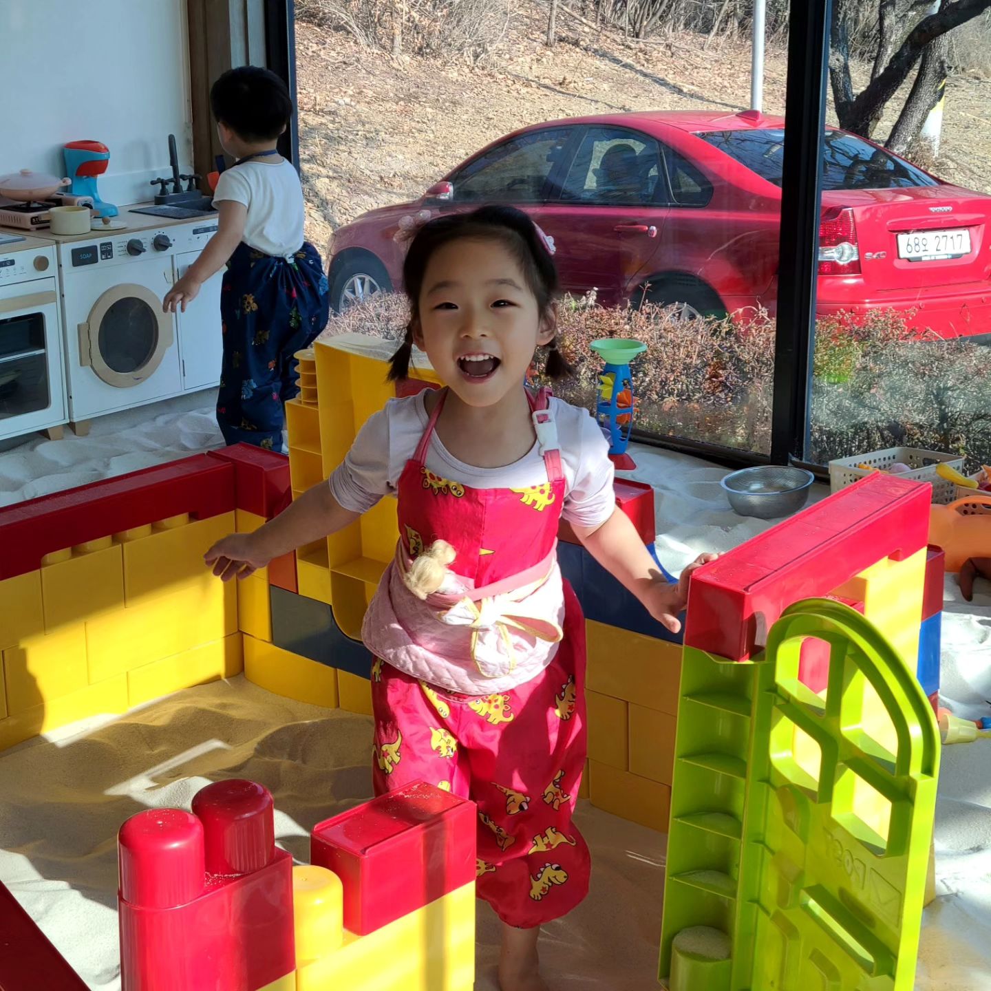 모래놀이도 하고 물놀이도 하고
알차게 잘 놀았다.

#오늘의온도 #크리스마스