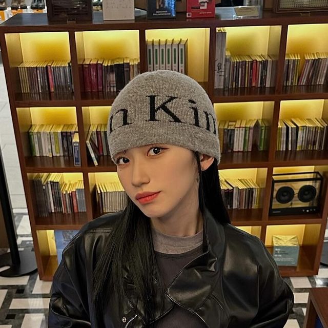  @__mile.s on Instagram: "#광고 #협찬 #제품제공 
레더지만 소프트한 터치감에 어디든 가볍게 입기 좋은 @standarderror_official 필드 포켓 레더 자켓✨
루즈한 핏이지만 부담없이 착용 가능해 간절기에 입기 완전 찰떡~!~!

#스탠다드에러  #STANDARDERROR #남여공용자켓 #자켓#데일리룩#자켓추천 #레더 #레더자켓 #간절기아우터#JACKET#パンツ  #outer #스탠다드에러x텍토리"