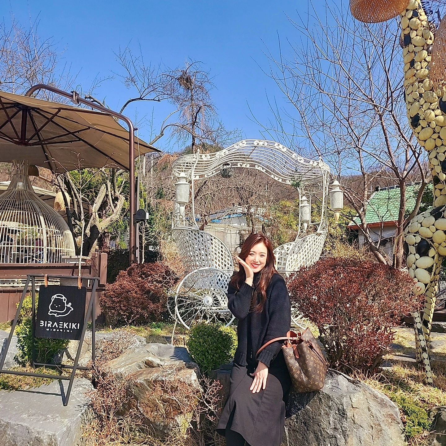 따뜻한 봄❤️

#비래동카페 #비래키키 #대전카페투어
#금산브런치 #브런치무한리필 #애월담
#금산가볼만한곳 #금산카페 #대전근교