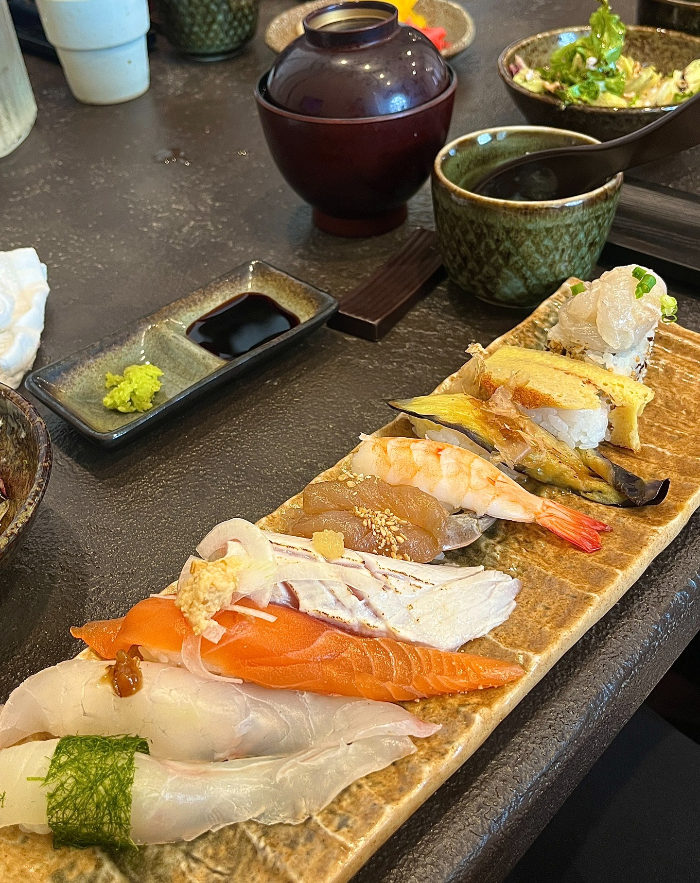 직장동료들과 맛도리 스시집 발견!
스시도 맛도리 모밀도 깔끔~~~
마지막 마무리로 아이스크림+매실차까즤~~~?

👀가게명 : 료오시
👃위치 : 창원시 창이대로460번길 19 
👄 평일점심특선 18,000원

#창원 #창원맛집 #창원스시 #가로수길 #가로수길맛집 #료오시 #스시 #가로수길스시 #초밥 #초밥맛집