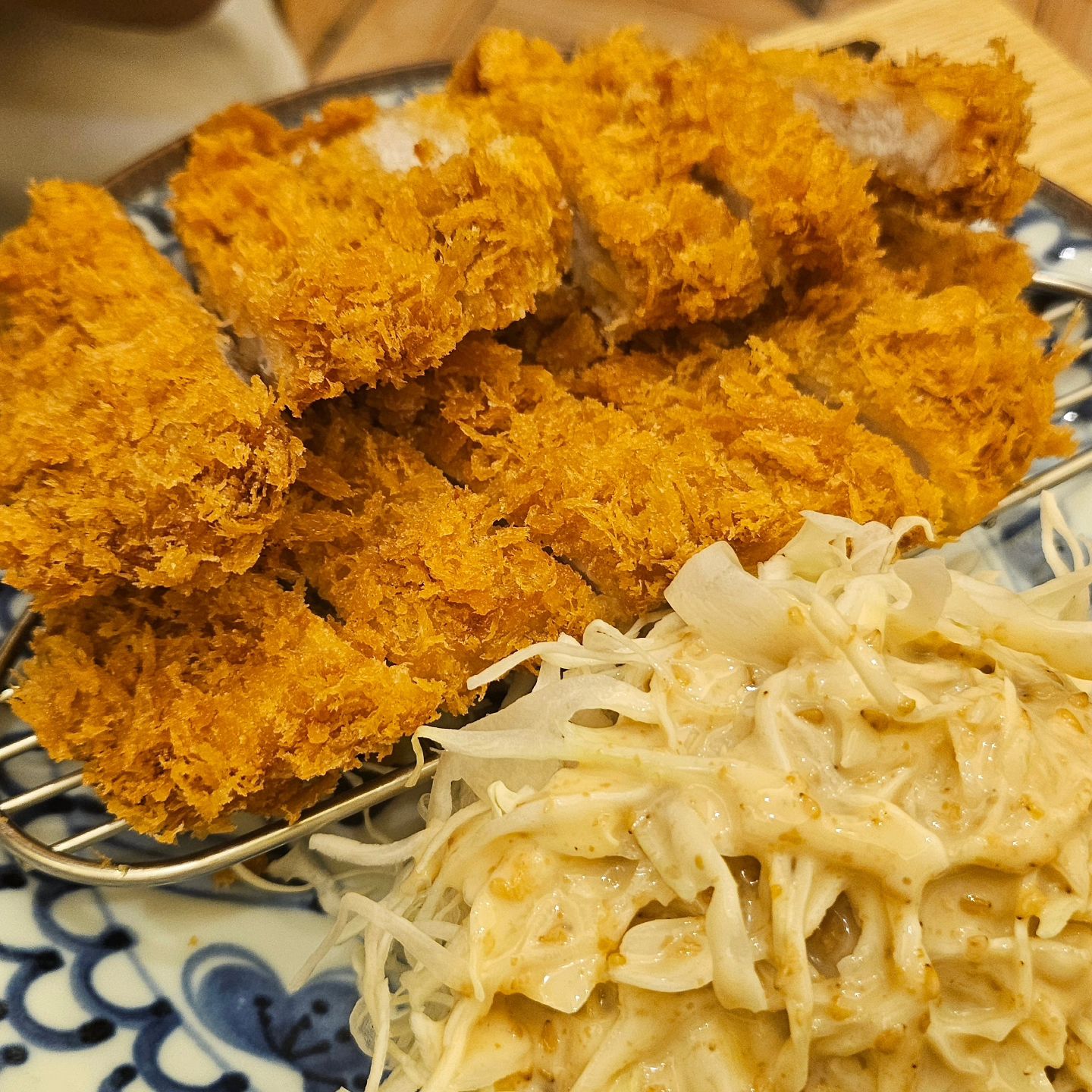 동네맛집투어 💚

오늘 점심 pick. 
마이카츠 현풍테크노폴리스점

깨끗하고아담하고 조용한 곳으로,
혼밥하기 좋고, 
가성비,맛 두마리 다잡은 일식 요리전문점

🤤메뉴
- 더블카츠 
- 가라오게라이스 ❤️
- 히야시소바

더블카츠는 48시간 숙성한 국내산등심에
 최상급 빵가루를 입혀 튀겨낸 정통 카츠 👍

가라오게라이스는 매콤하면서도
자꾸땡기는 하이라이스와 갓 튀겨낸
겉바속촉 치킨 조합 😍

더울때 먹는 냉모밀 얼마나 맛있게요
시원하게 배도 든든하게 부르는 히야시소바

✔️ 혼밥하기 좋은 곳
✔️ 가성비가 좋음
✔️푸짐하고 맛도 좋음
✔️ 한끼식사로 든든함
✔️ 키오스크주문 ,셀프 방식

📌 마이카츠 현풍테크노폴리스점
대구 달성군 유가읍 테크노상업로 112
( 유가농협 맞은편)
⏰️ 매일 09:00~16:30
❌️매주 토,일 휴무
☎️ 053-616-2821