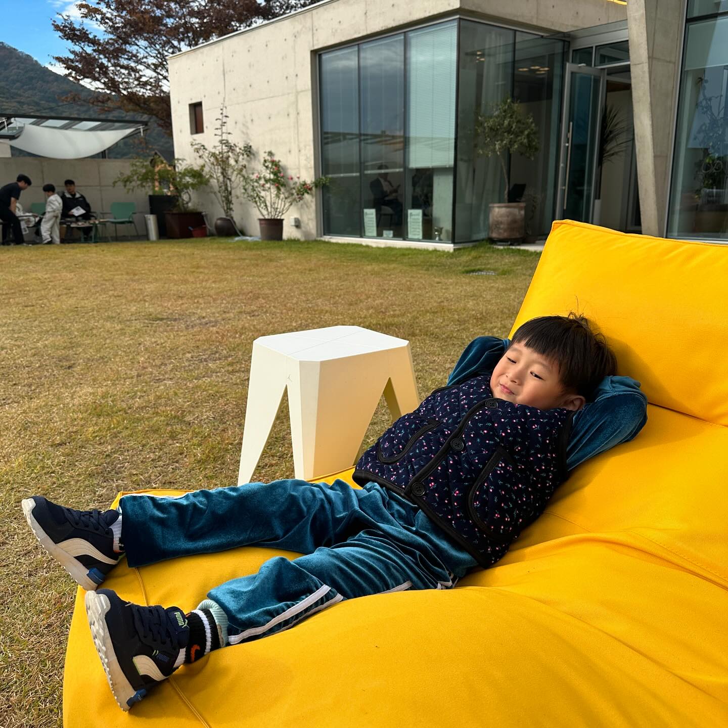 주말 카페나들이🎶

얼집서 사과밭가서 사과따기 체험하고 사과가져왓는데
너무너무 꿀맛…❤️