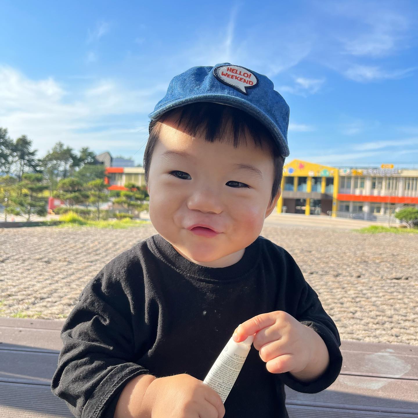 .
.
추석 연휴가 길고도 길었고..
드디어 내일 얼집간다…

충주에 가볼만한곳 찾다가
#놀이교육지원센터놀샘터 을
다녀왔어요!

날이 너무 좋아서 찍는 사진들마다 완벽💕 
엄마눈엔 제일 귀여움

이와중에 넘어져서 얼굴 까이고🥲 
이제 그만좀 다치자ㅠㅠㅠ

#둘째 #아둘맘 #충주 #충주가볼만한곳