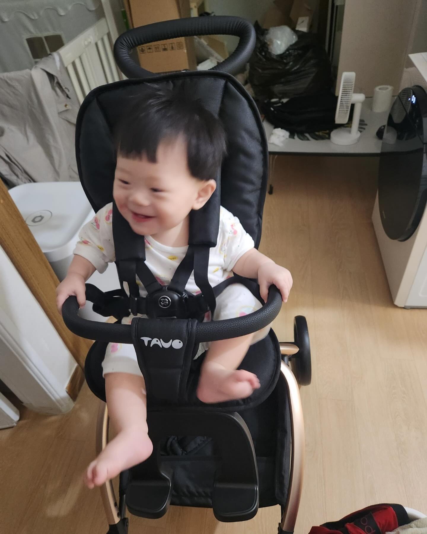 우리 조카 고모가 사준 유모차 넘 좋아라해 😍
이동유모차 필요하다고해서 주문해줬는데
조립도 엄청 쉽고 
가벼워서 핸들링하기도 편하고
이든이가 넘 좋아한다고~
차에도 쏙 들어가서 넘편하다니 잘골랐어 

#내돈내산 #유모카 #트라이크 #기내반입유모카  #타보트래블러N #타보트래블