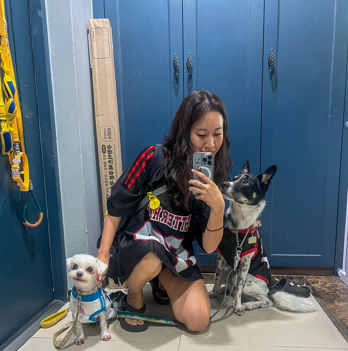 누나가 옷을 입힌다?
= 어디 좋은데 간다!
특히나 커플룩? 칭긔 만나러 가는날 야호 🙌🏻

칭긔들아 연휴 첫날부터 나는 논너가따
다들 어디갈지 두근두근🔥

#새로운미션
#거울샷연습