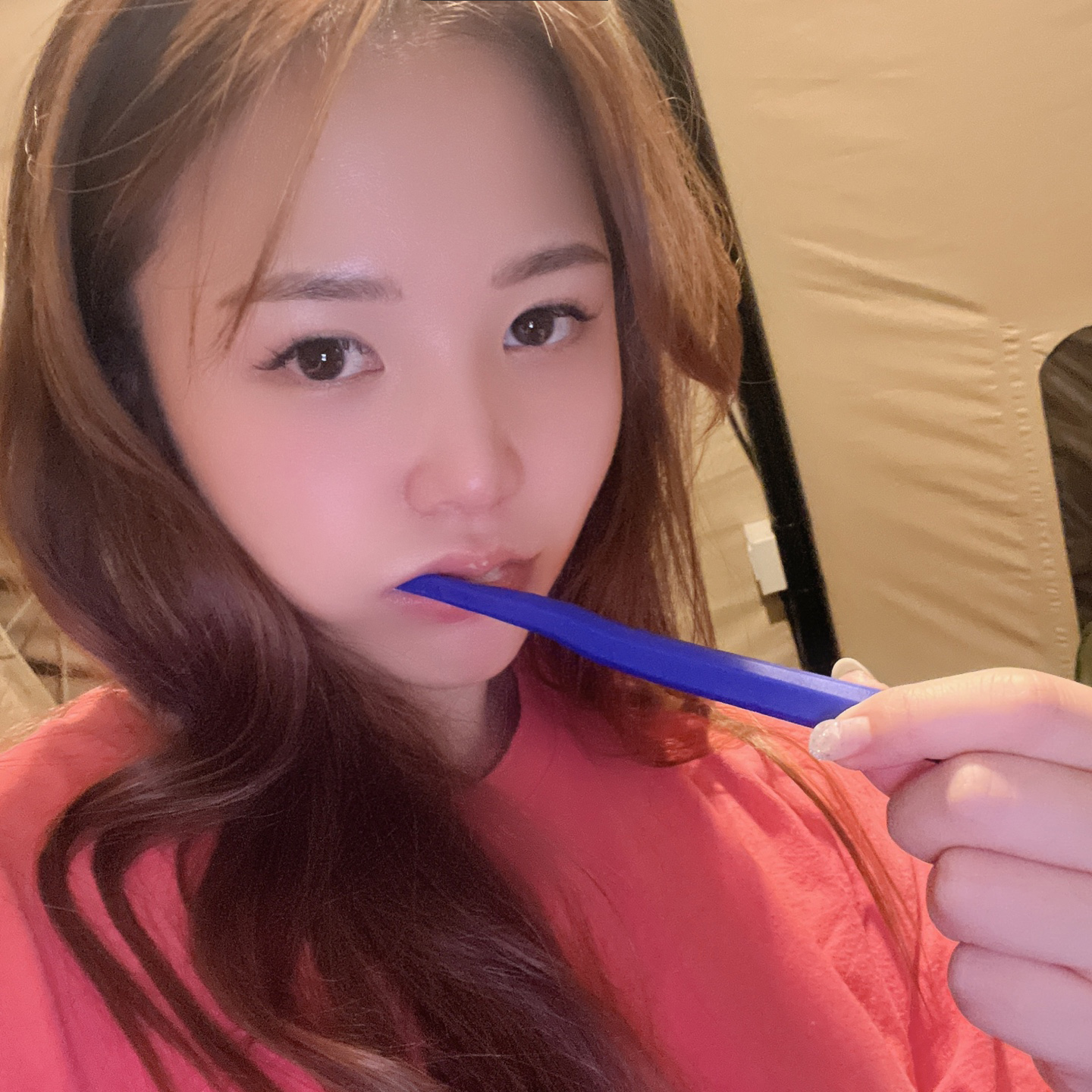 구취제거 혀클리너로 유명한 
대한민국 소비자 선호도 1위 지오클린 안나지오 칫솔&치약💯

특허받은 가로 패턴 직사각 식모와
세정면적을 넓힌 와이드한 헤드설계,
칫솔모의 끝을 0.01mm이하로 정밀 가공해서
치아와 잇몸, 설태까지 꼼꼼하게 닦을 수 있는 혀클리너 겸용 칫솔 !

임상시험 결과 단 한 번의 사용으로 입냄새 96% 개선되었고
15가지 유해성분이 검출되지 않아 믿고 쓸 수 있겠더라구요

5가지 컬러와 내구성 강한 디자인으로 미끄럽지 않고 
편안한 그립감이 너무 마음에 들었던 지오클린 안나지오 칫솔 😍

지금 현재 타임특가로
130,400원에서 69,900원에 할인 중이고
구독몰 런칭기념으로 구독몰 앱 다운로드 후 
"100원딜" 이벤트 참여하면 추첨을 통해 
에어팟프로2세대 경품 제공한다고 하니까 
구매하실 분들 얼른 서둘러서 구매하시길 추천!

구매사이트 프로필링크 참고🌟