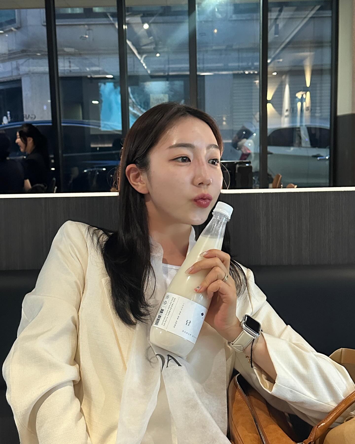 서초에 이렇게 맛있는 한식주점이라니 🫶🏻
나 너무 햄보케☺️
막걸리 한잔에 얼굴 뻘게지는 저는 
이 술 저 술 다 맛보려면 매 주 출석해야해요
근데 3주 동안 매 주 갔어서 맛을 좀 보긴 했어요

안주 맛있는건 그냥 말도 못 해요