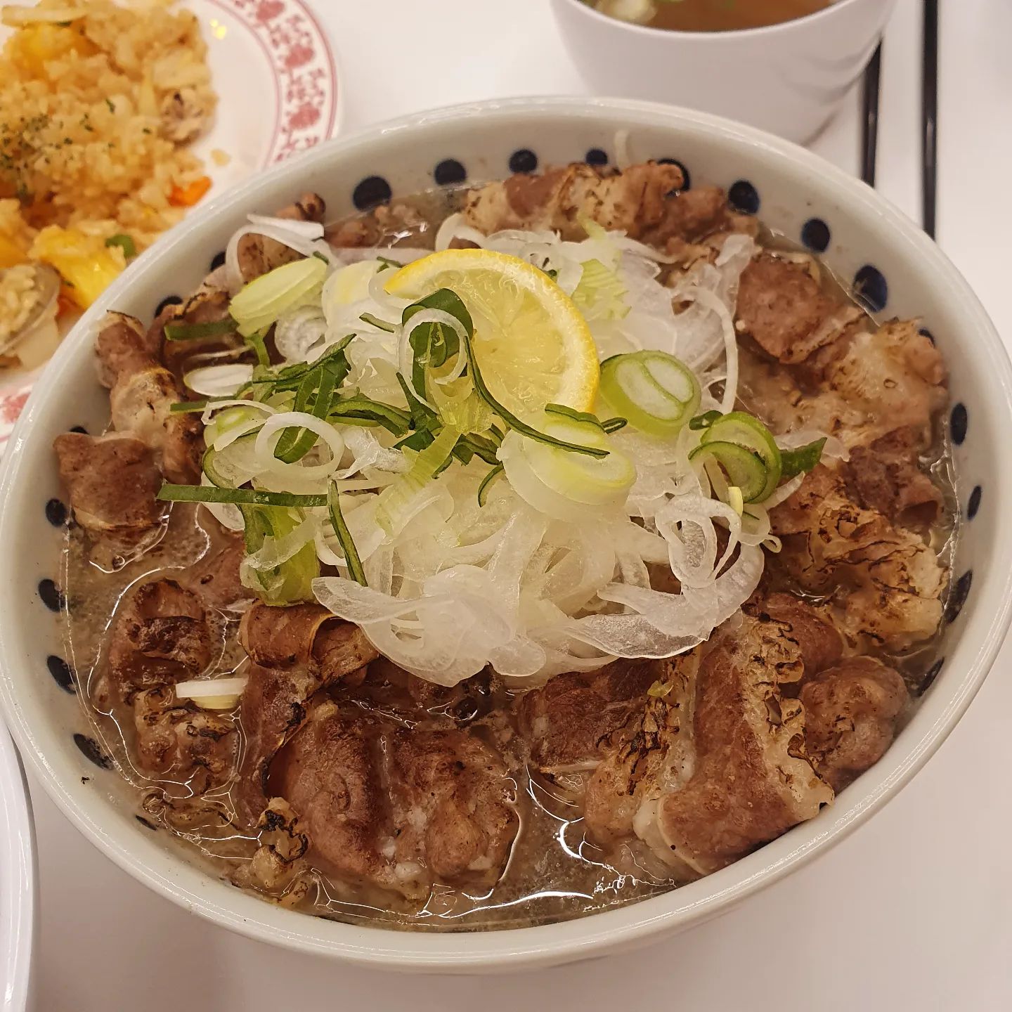 #협찬

기본에 충실한 프리미엄 쌀국수와
시그니처 메뉴인 직화 쌀국수,
그리고 언제나 맛있는 파인애플 볶음밥♥️

특히 깜놀한 건 패스트푸드 수준의 음식 나오는 속도
우왕 ㅋㅋㅋ 

#포베이