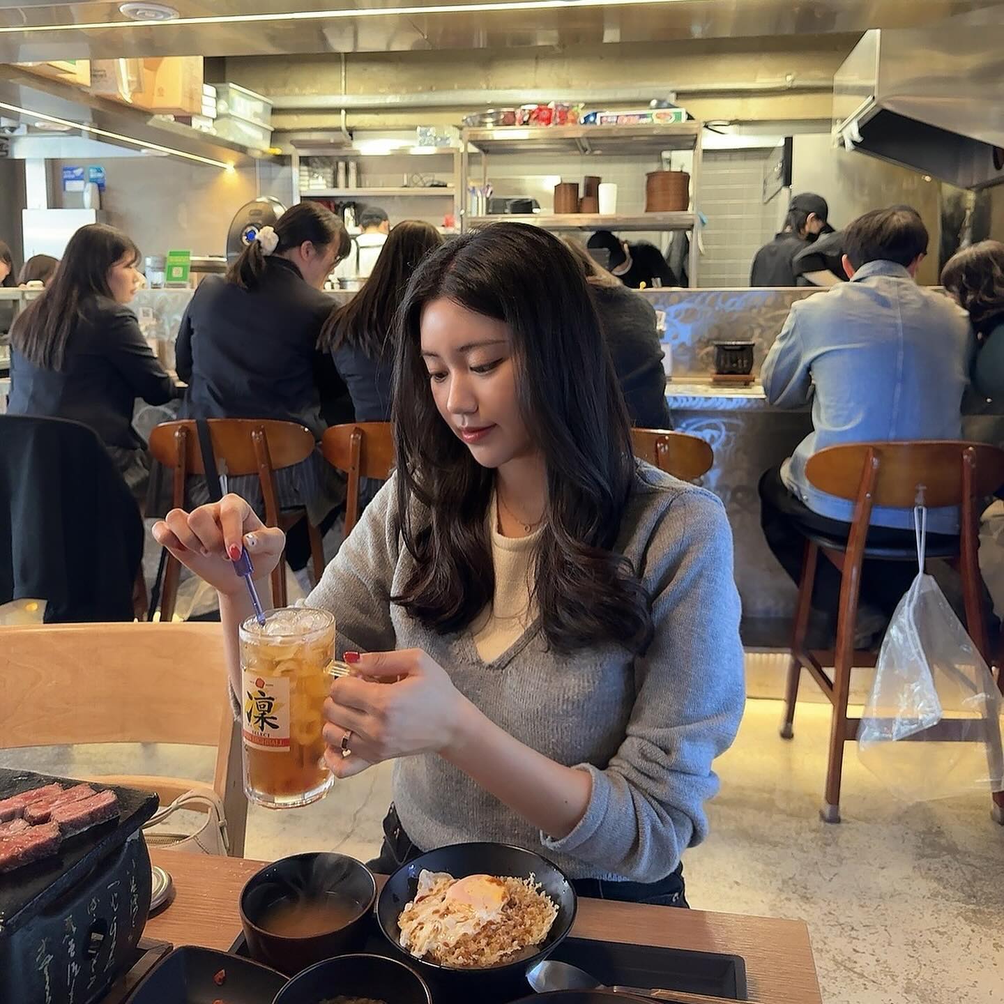 맛도리 🤤동성로 규카츠정
하이볼 보기만해도 미소가득😏
웨이팅 할만한 진또배기 맛집🥢
개인화로에 원하는 굽기로 먹궁 
따뜻하게 식사할 수있어서 맛이 두배❕
겉바속촉 풍부한 육즙 폭발함,,
밥도 무한리필이라 혼밥으로도 제격
데이트 코스로도 얼그레이하이볼이랑 논알콜 얼그레이하이볼
먹으면 분위기 낭낭🫧
.
.
.
.

📍대구 중구 동성로2길 49-12 1증
⏰11:00- 21:00
🙇‍♀️gyukatsujeong_dongseongro
#대구맛집 #동성로맛집 #동성로가볼만한곳 #동성로맛집추천 #동성로데이트 #동성로혼밥 #규카츠정동성로
