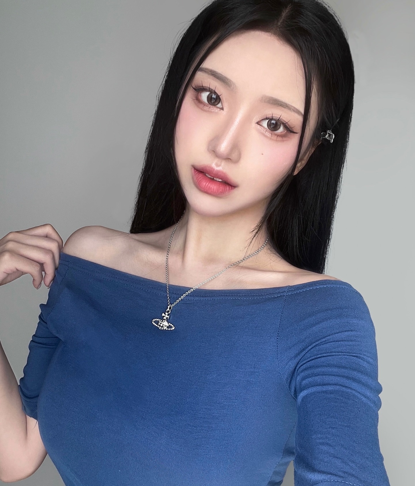 요즘 피부 좋다는 말 계속 들어서 좋당
BBL쥴레이저랑 인모드꾸준히 받아서 그런가..다 라미체 덕💙
.
.
.
.
#클럽라미체피부과 #라미체피부과 #잠실새내피부과 #인모드 #피부레이저 #셀카 #셀피 #셀스타그램 #얼스타그램 #selca #selfie #ootd  #오오티디 #데일리룩  #패션스타그램 #선팔하면맞팔 #맞팔해요 #오늘의훈녀 #likeforlikes #blackpink #kpop #bts #koreangirl #첫줄 #첫줄반사 #좋아요테러 #좋아요반사 #잠실 #잠실새내 #서울피부과