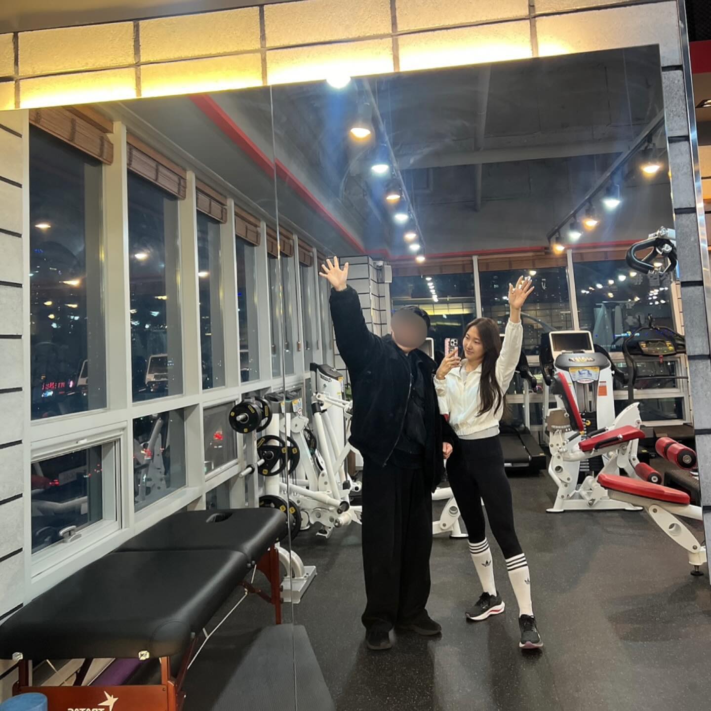 #협찬 🏋🏻‍♀️ 💪🏻
인천 송도에 위치한 PT 전문 헬스장 #스타크짐 ,,♥️

정식수입된 최상급 정품라인 기구가 갖춰진 1:1 pt 스포츠시설 🏃🏻‍♀️
☀️채광맛집+운동맛집 10년 이상 경력의 트레이너쌤이 정말 찐인 이곳!!!
기초부터 이론, 그리고 실전까지 빠삭하게 내것으로 만들수있음✨

#리뷰노트 #송도피티 #송도헬스장 #송도PT #송도스타크짐 #스타크짐