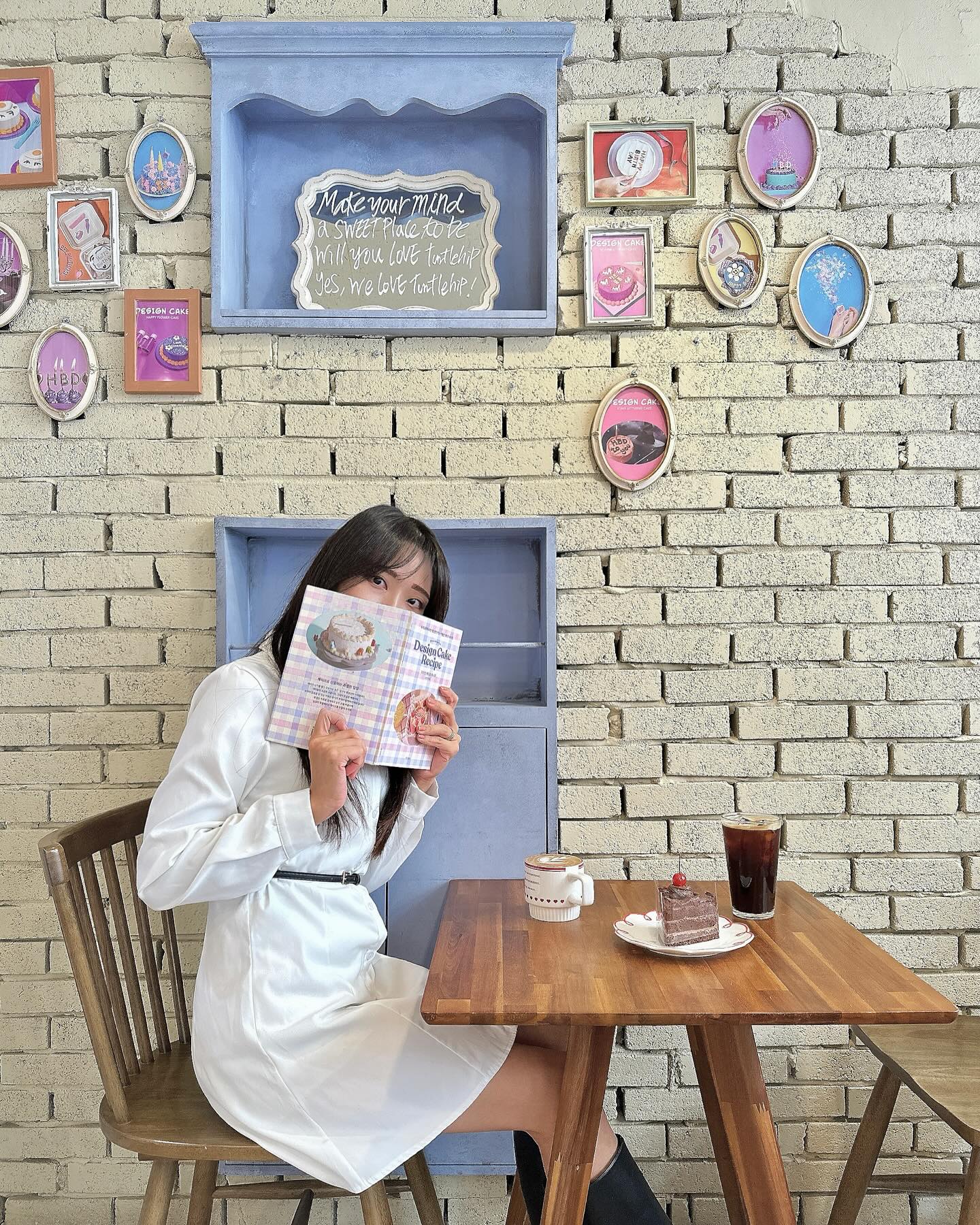 연남동 💜

.
.
.
.
.

#터틀힙 #turtlehip #홍대 #연남동 #연남동카페 #서울핫플레이스 #럽스타그램 #커플사진 #셀카 #selfie #일상 #데일리 #daily #데일리룩 #dailylook #오오티디 #ootd #패션 #서울 #소통 #인친 #선팔하면맞팔 #좋아요 #좋아요반사 #좋반 #좋반테러 #첫줄 #첫줄반사 #likeforlikes #f4f