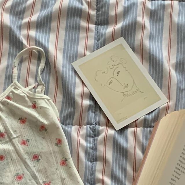  수택(手澤) on Instagram: "#gift @bathin.magazine 💌🤍"