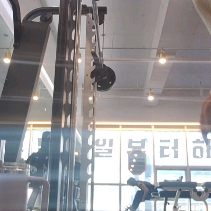 #오운완

오랜만에 운동했네요
매일 걷기는 좀 하지만 #웨이트 할 시간이 음따ㅠ
3월까진 계속 바쁠거 같은데 우째
살이 계속 차오른다 😢 

🎈운동할 시간이 없을때  인님들은 어떻게 하세요?🎈
.
.
.
.
.
#운동소통#운동맞팔#운동하는여자#헬스타#운스타#헬린이#바쁘다#하체운동#살이찐다#걷기운동#바디체크#다이어트시급