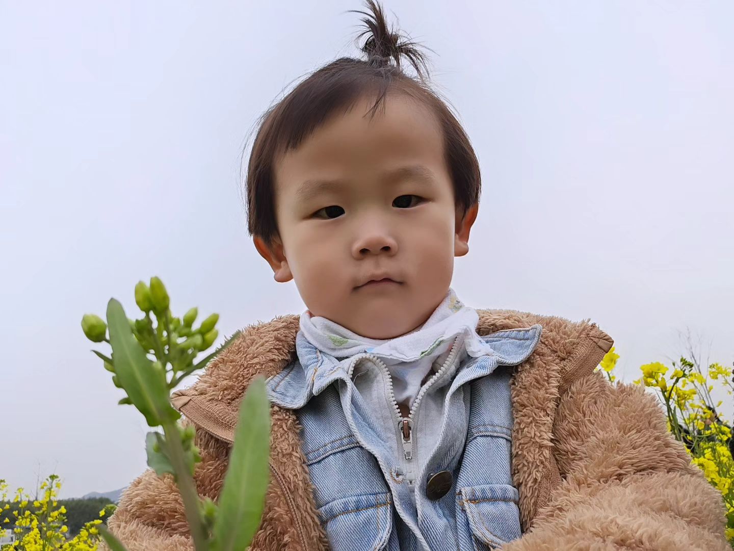 주말 벚꽃 나들이 🌸
항상 계획없이 가는 우리 가족ㅋㅋ
오늘 한없이 뛰어 놀았드앙;;;

하니는 아빠랑 rc카 하느라 꽃사진이 읍뇨ㅜ
다음엔 기차표준비와 찍새역할을
욜시미 하겠슘니닷...ㅋ

#황산공원 #벚꽃축제
#캠핑가즈앗 #웨건준비 #캠핑러소환