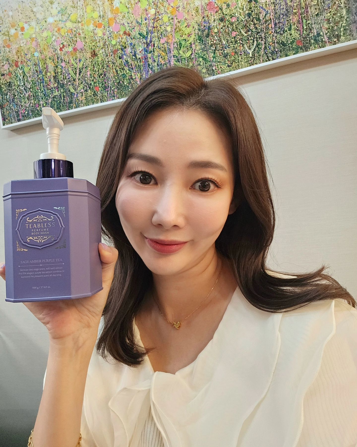 #광고 

하루일과를 끝내고..
샤워하는 시간이:)
가장 행복한 시간 아닐까요?

차 본연의 향에 프리미엄 향료를 더한
티퍼퓸 퍼스널케어 브랜드 인 티블레스!
브랜드에서 만든 퍼플티바디워시는..
일단 향이 넘 좋더라구요~

매혹적인 플로럴 우디향인데 성숙하고..
고급스러운 향이라..샤워하는 시간이..
더 힐링되는 느낌♡

거품도...쫀쫀해서♡♡더 한번에..
깨끗하게..샤워후 잔향이 더 행복하게
해줍니다^^

패키지도 넘고급스럽고~ 피부에서 은은한
향기가 느껴져서 더 좋아요!

하루의 시작과 끝을 티블레스와 함께 ♡

#티블레스#바디워시 #바디워시추천 #바디클렌져 #스크럽 #스크럽바디워시 #향좋은바디워시 #향좋은바디워시추천 #퍼퓸바디워시 #향좋은핸드워시 #세이지앰버향 #우디향 #머스크향 #퍼플티 #바디클렌져추천 #클린뷰티 #저자극클렌저 #비건바디워시 #비건핸드워시 #핸드워시 #퍼퓸핸드워시 #집들이선물 #선물추천 #생일선물추천 #카카오선물하기 #카카오선물하기추천 #체험단리뷰 #솔직후기