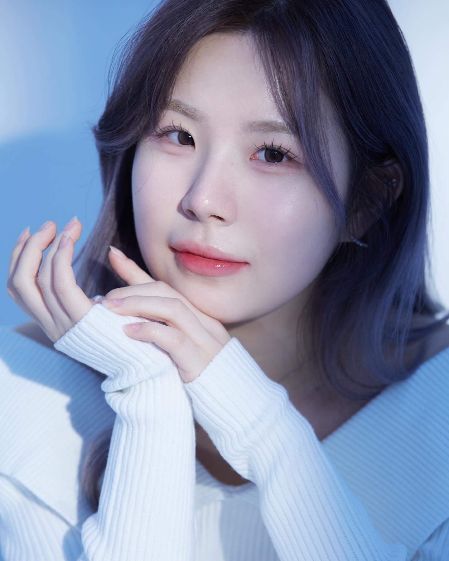 염색도 하고 21살(아직 만19세) 기념 첫 프로필사진🩵 

#헤어모델 aura_j_dayeon 다연부원장님 감사합니다💗
사진관은 ourgooday #피엔스튜디오 #강남프리미엄점