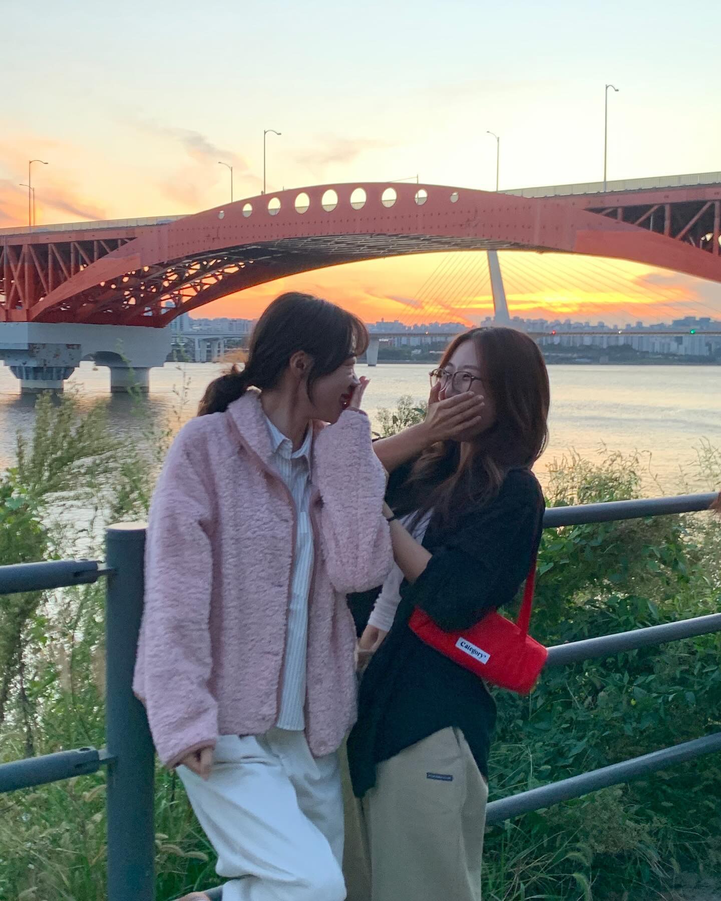 즐거운 날엔 항상 옆에 융구가 있지 !🐰ྀི🐻ིྀ