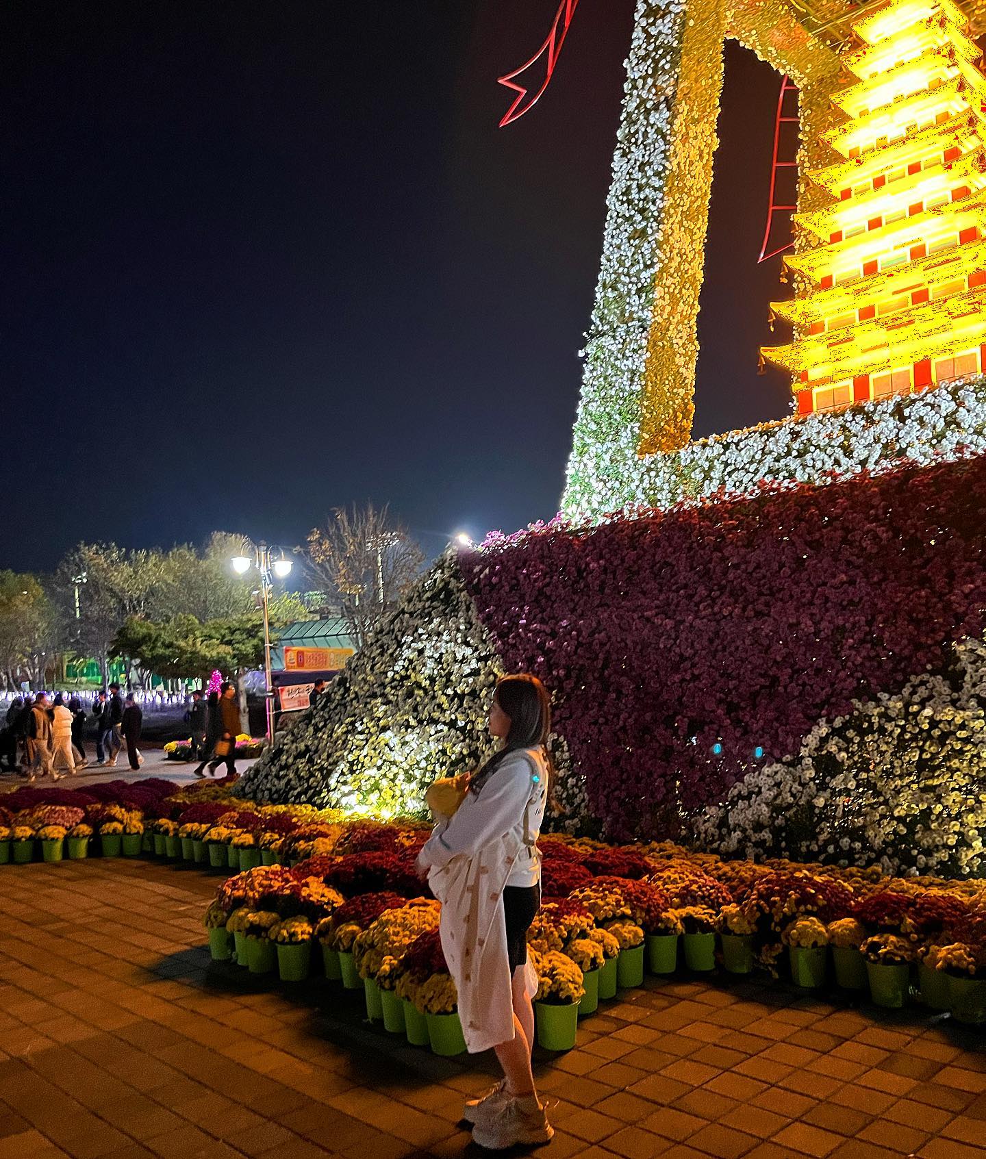 국화축제 막차타기🌼
휴 못볼뻔했다 이상미니 사진찍어주기 싫으냐??????

.
.
.
.
.
.
.
.
.
.
.
.
#국화축제#축제#꽃구경#익산#익산여행#아기랑익산#아기랑전라도#아기랑전라북도#여행#익산국화축제 #일상#소통#육아스타그램