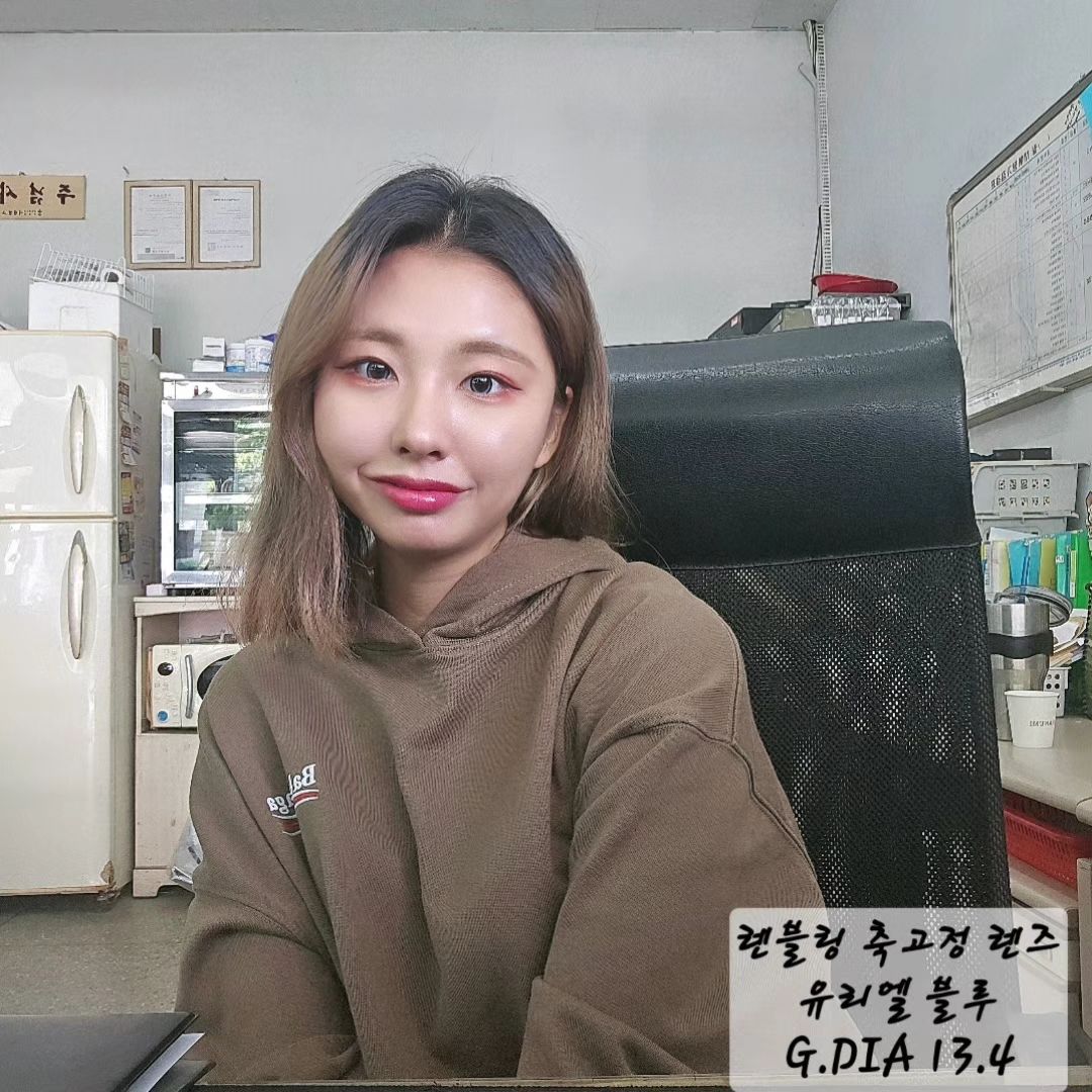 국내"최초" 축고정 렌즈!! 이게 뭔지 모르겠으면 태그타고 구경가세용🤗일단 나부터 사용해버리기❤️ 
축고정이 진ㅉㅏ 신기방기 스토리 하이라이트에 동영상 올릴게용🥰
5월에 🫶렌블링🫶 공식몰 오픈 예정인데 다들 렌즈 구경해보구 고민해보기🥰  궁금한거 있음 #DM ❣️

렌블링 유리엘- 축고정렌즈 G.DIA 13.4 (블루,그레이,브라운)
#렌블링 #축고정 #렌즈추천 #컬러렌즈 #렌즈추천 #꾸꾸렌즈 #블루렌즈 #브라운렌즈 #그레이렌즈 #하이라이트렌즈 #유리엘 #렌블링 유리엘 #좋아요 #댓글