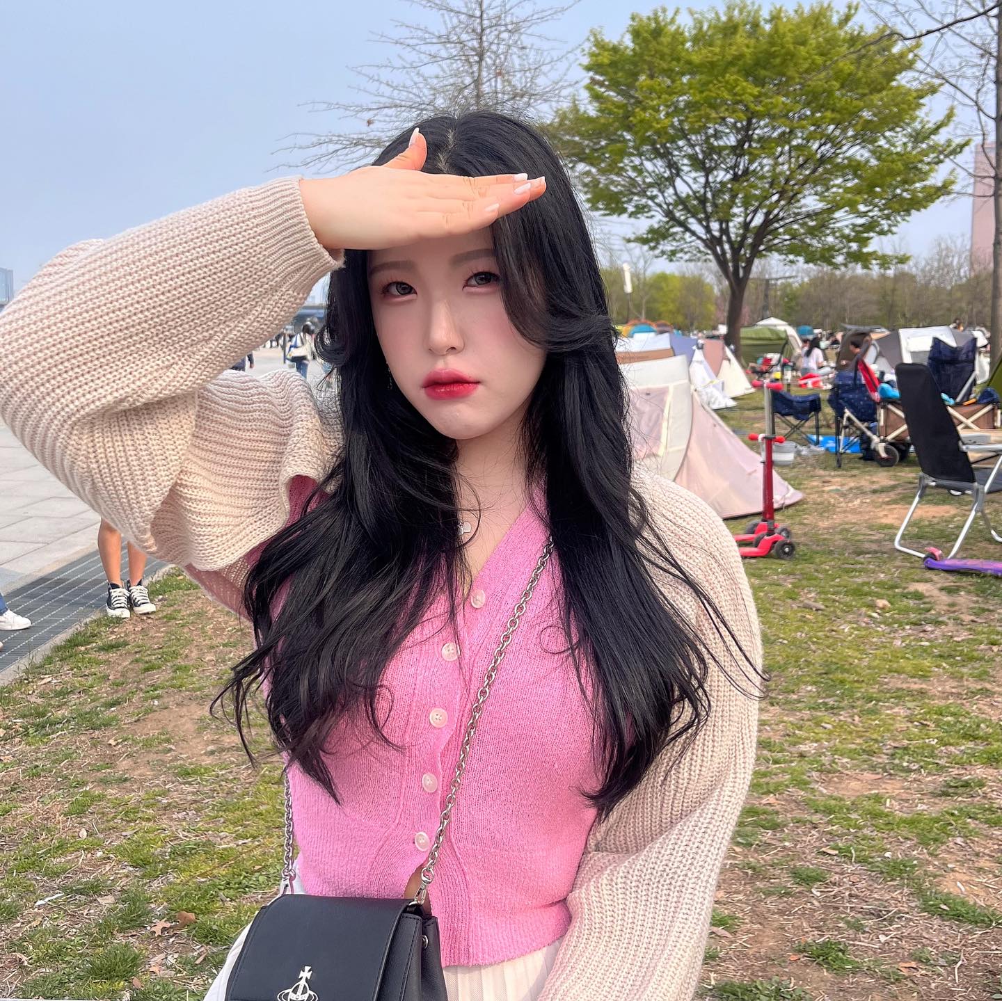 마지막 벚꽃을 보러 한강~🌷🌸💓 
근데 넘 눈부셔서 눈을 제대로 뜰 수가 없넹🥲