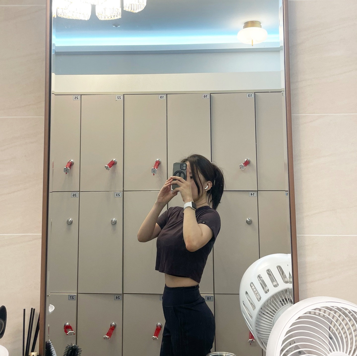 #아침운동인증 #오운완인증
✅가슴/ 등 55분 완료!☺️
-
요즘 유산소 나 하체하면 무릎이 시큰거려서..
무서워서 안하구있어요..
운동도 여러가지로 오랜만이지만😶‍🌫️
-
새로운 헬스장에서 아직은 적응기
낼은 좀더 적응해서 더 열운하겠습니당!🫡🔥
-
인태기 쎄게와서… 댓글은 쉬어가께여ㅠㅠ
1️⃣2️⃣ 오운완 #눈바디체크
3️⃣ 스트레칭 존
4️⃣ 오운완! 내가방 귀요미들 자랑💗