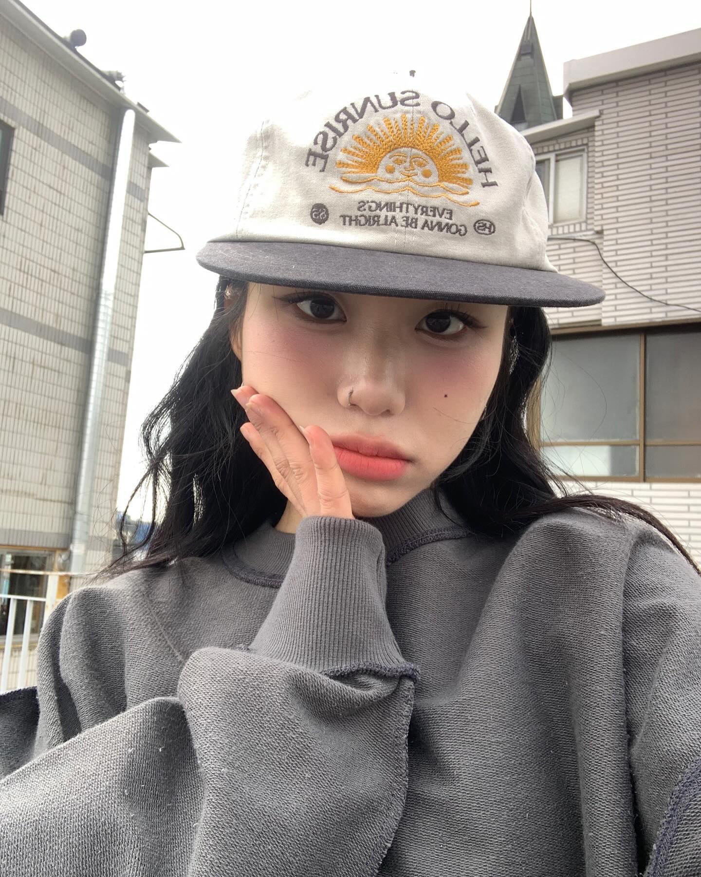 모자가 예뻐서 훔쳐 달아날뻔 했어요…..
제가 지성인이 아니었다면
전 지금 청주에 있겠죠..???
다행입니다…….