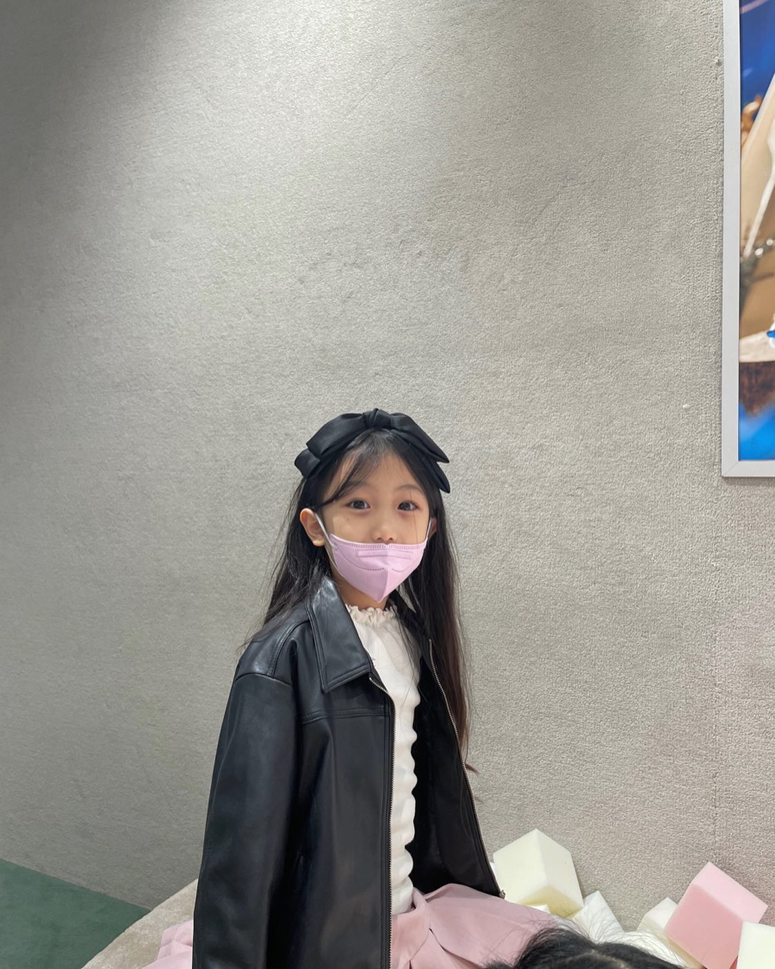 자랑스러운 예비초딩 7쨜🤍
신학기 가방 구경하는 재미 쏠쏠🤍

간만에 사진 찍어줬는데
넘 이쁘고 어린이처럼 나옴,,🫶🏻

#뉴발란스 #키즈
#이제이런블럭놀이 #관심없음
#그저 #포켓몬스터 ,,,,
#종이스퀴시만들기 #그만좀해