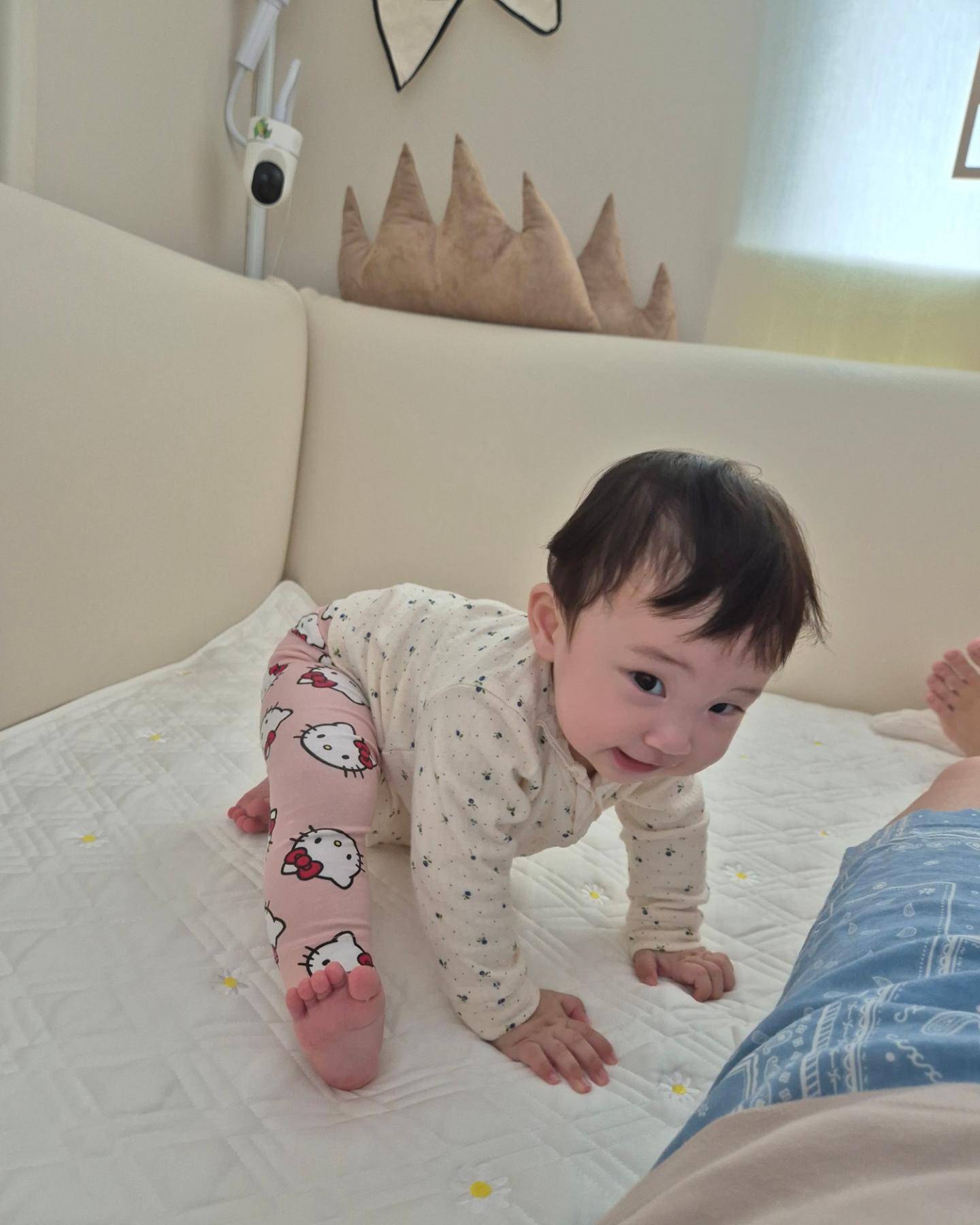 생동감 넘치게 엄마에게 달려오는 중